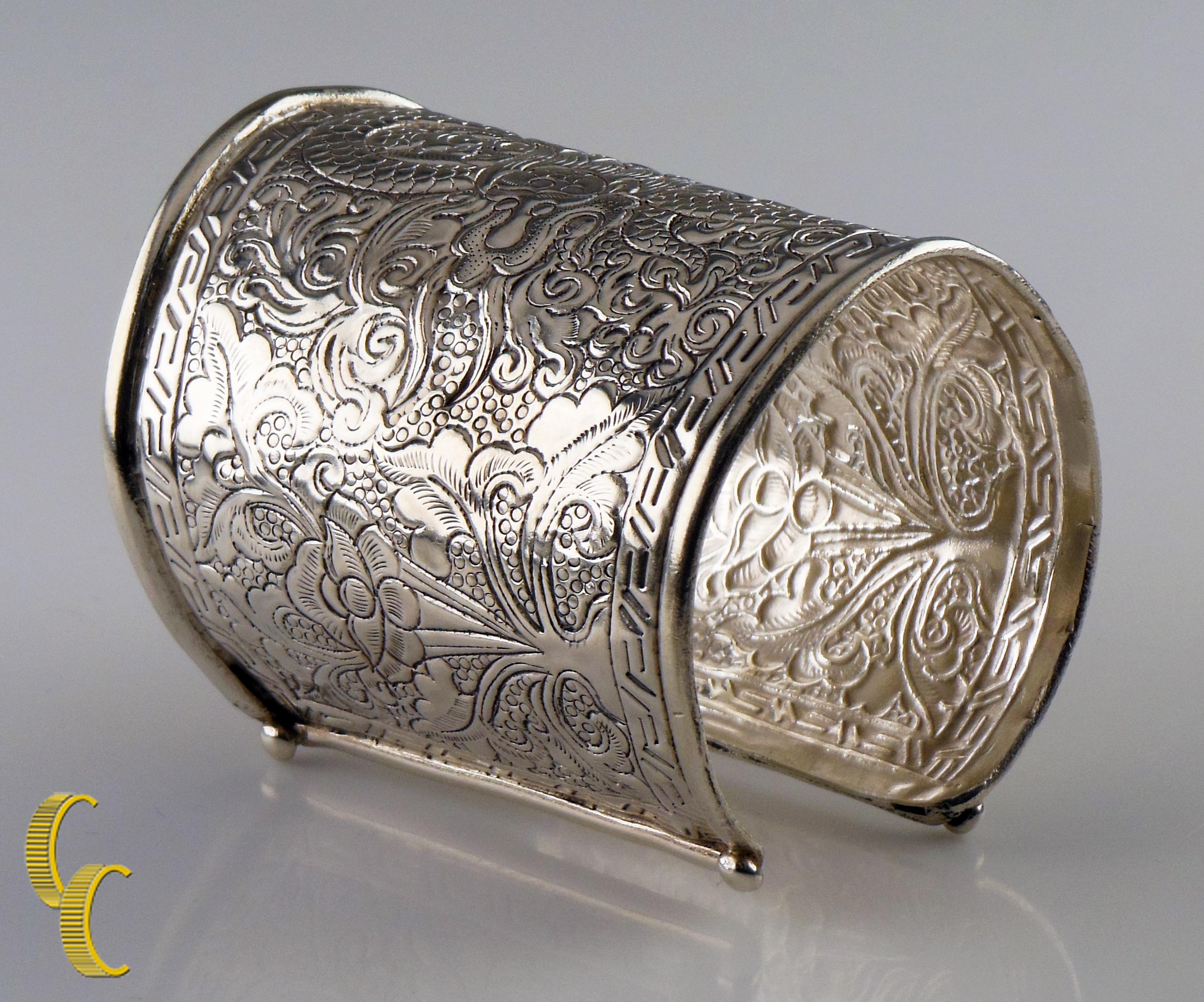 Women's or Men's Sterling Silver Bearded Dragon Cuff Bracelet with Flowers and Leaves, Size 5.5 For Sale
