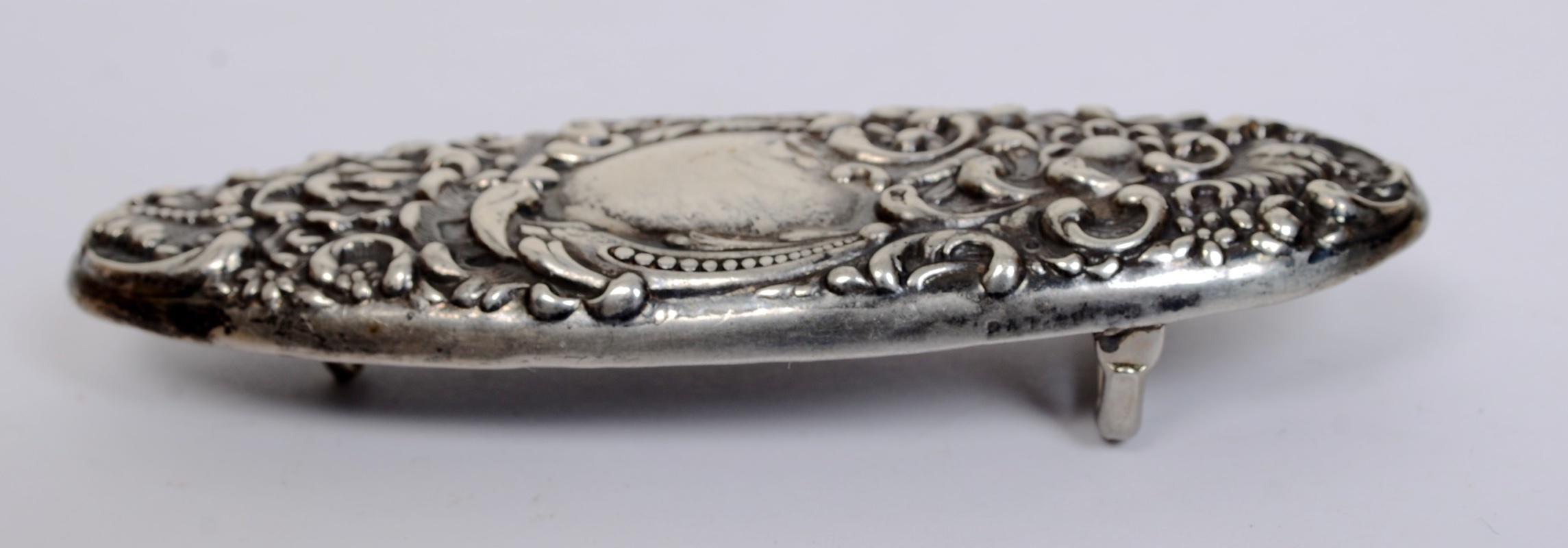 Sterling Silver Floral and Leaf Decorated Sash Belt Buckle, c1840 In Excellent Condition For Sale In valatie, NY