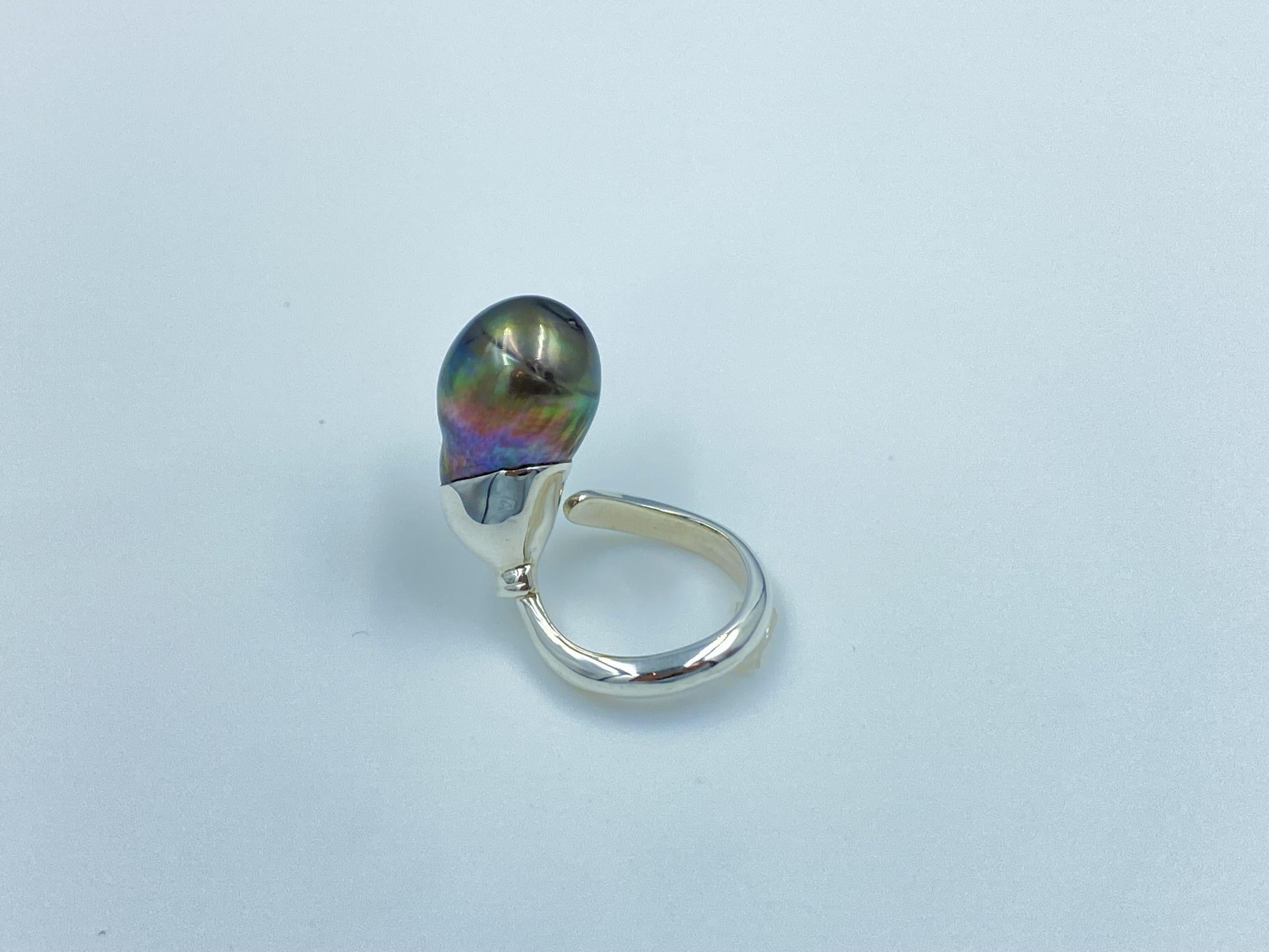 Contemporary Sterling Silver Black Tahitian Baroque Pearl Adjustable Solitaire Ring For Sale