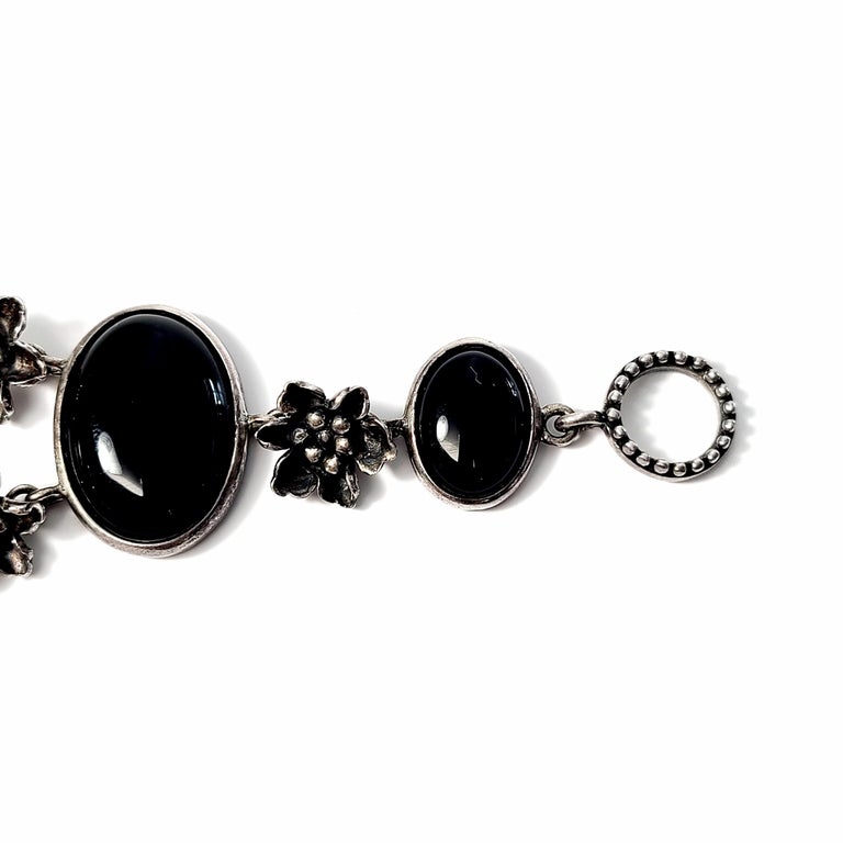Sterling Silver Black and Onyx Flower Link Toggle Bracelet For Sale 1