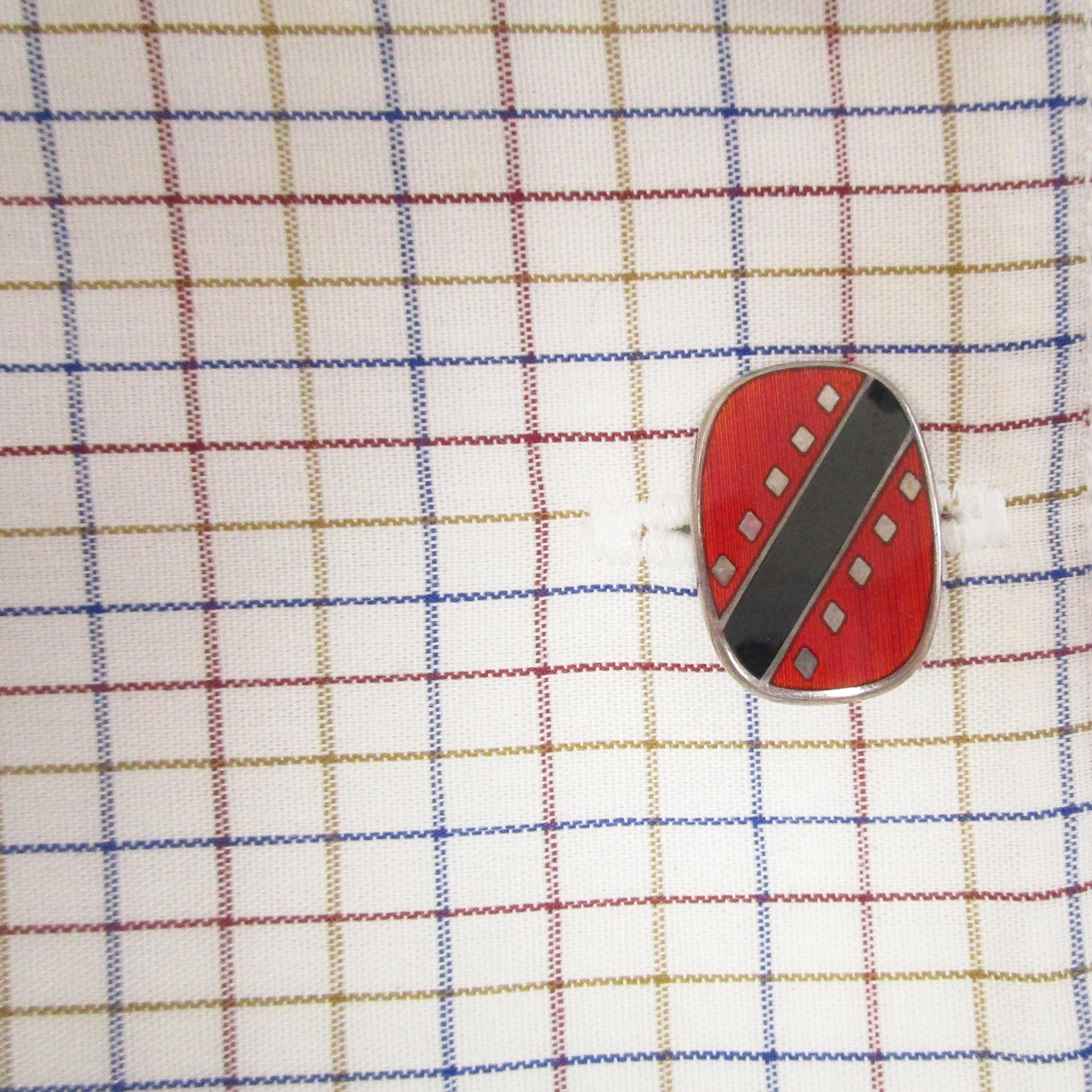 Sterling Silver Black and Red Enamel Swivel Bar Cufflinks In New Condition For Sale In Lexington, KY
