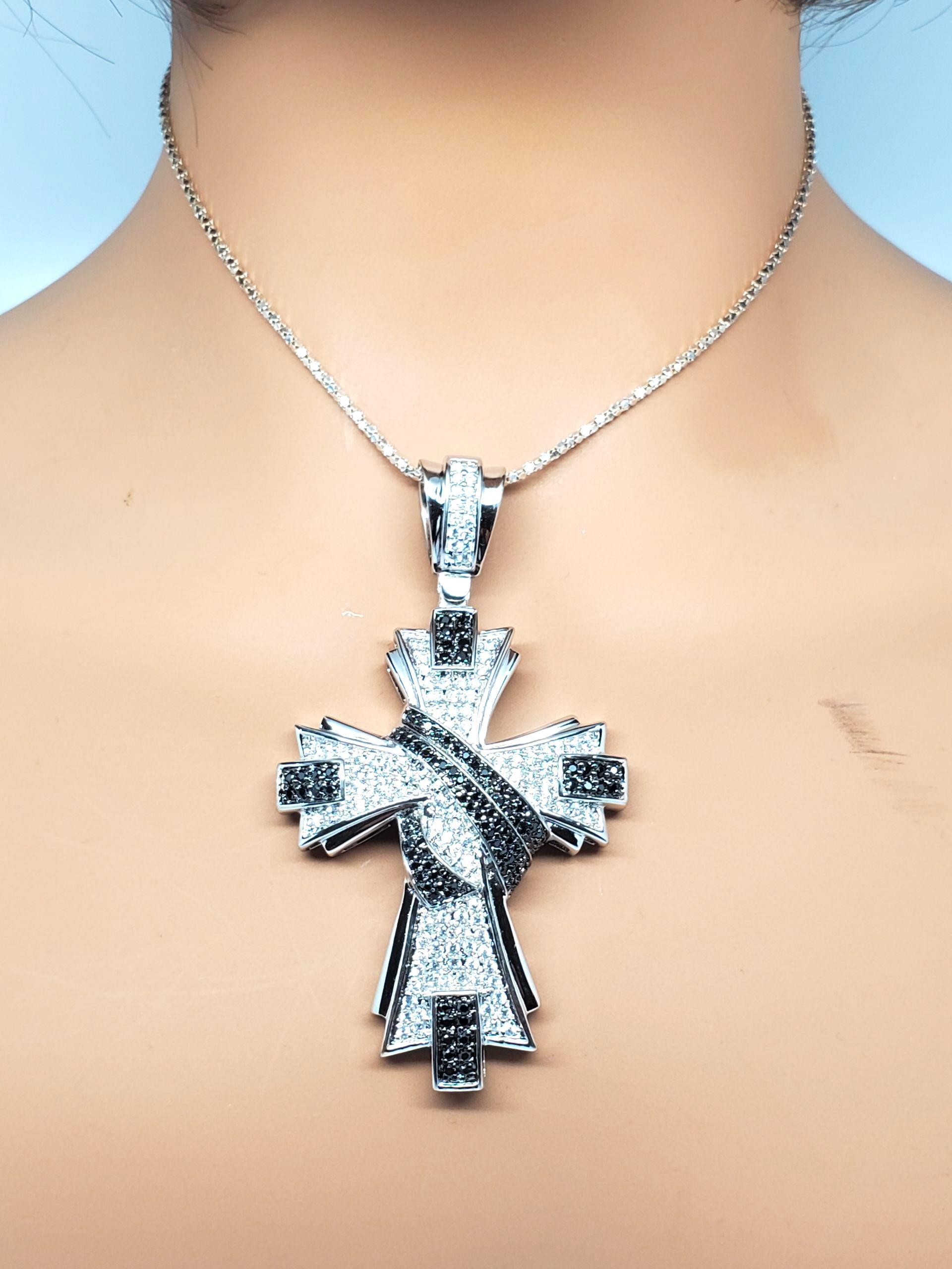 Ciondolo a croce grande in argento sterling con zirconi bianchi e neri #22583 in vendita 4