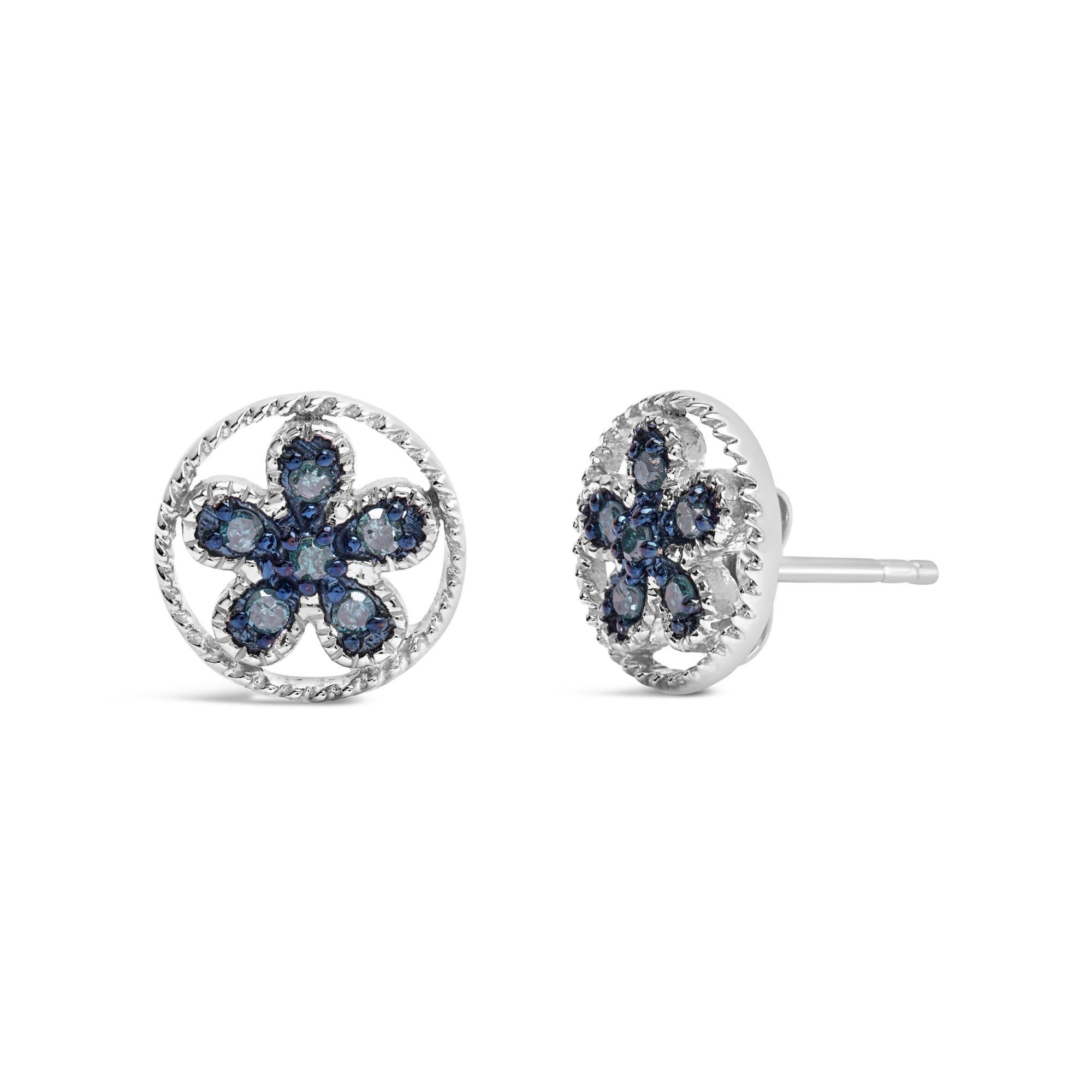 Scopri il fascino celestiale di questi squisiti orecchini a perno, dove l'artigianato incontra l'ispirazione celeste. Forgiati in argento 925 e placcati in rodio, la loro durata e il loro splendore rispecchiano il firmamento senza tempo. Al centro