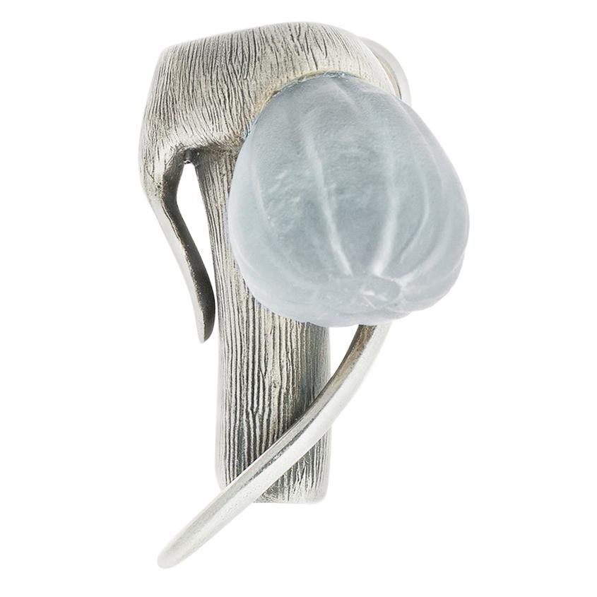 Broche figue contemporaine en argent sterling et quartz bleu pour hommes par l'artiste