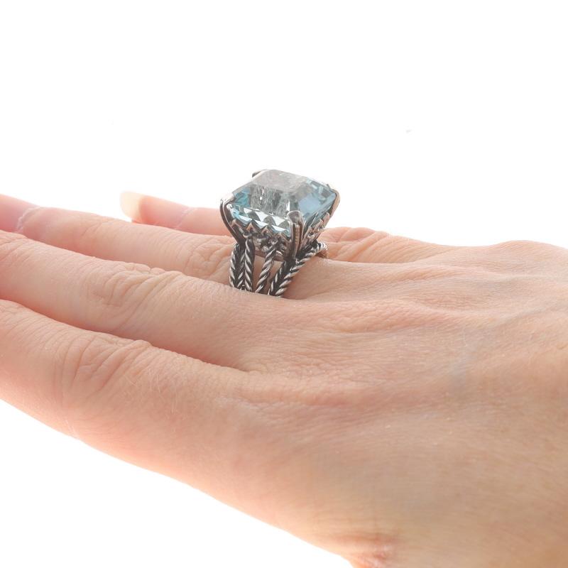 Anillo solitario de cóctel de topacio azul de plata de ley - 925 talla esmeralda 16,98 ct en Excelente estado para la venta en Greensboro, NC