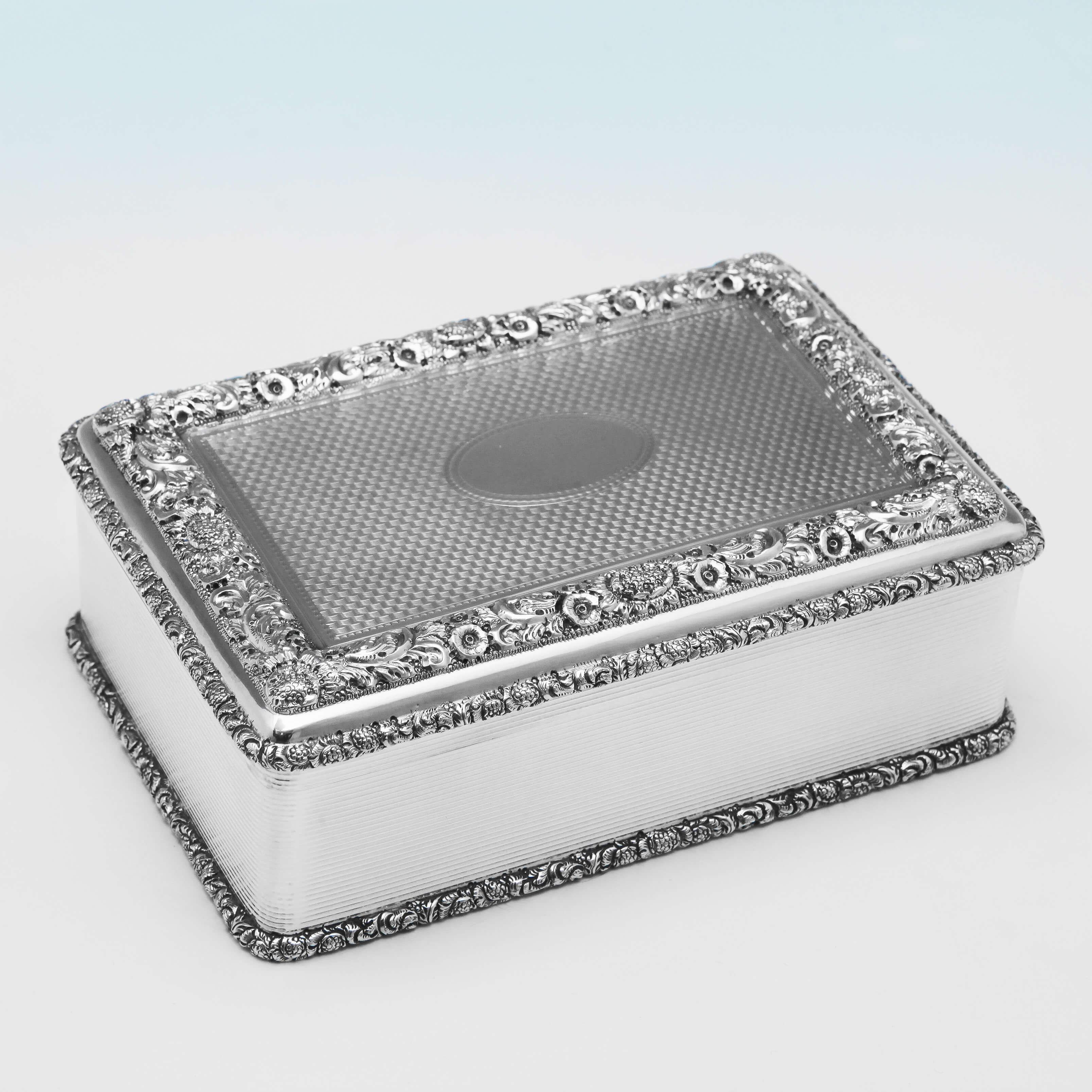 English Antique Sterling Silver Table Snuff Box from 1911 by D. & J. Wellby For Sale