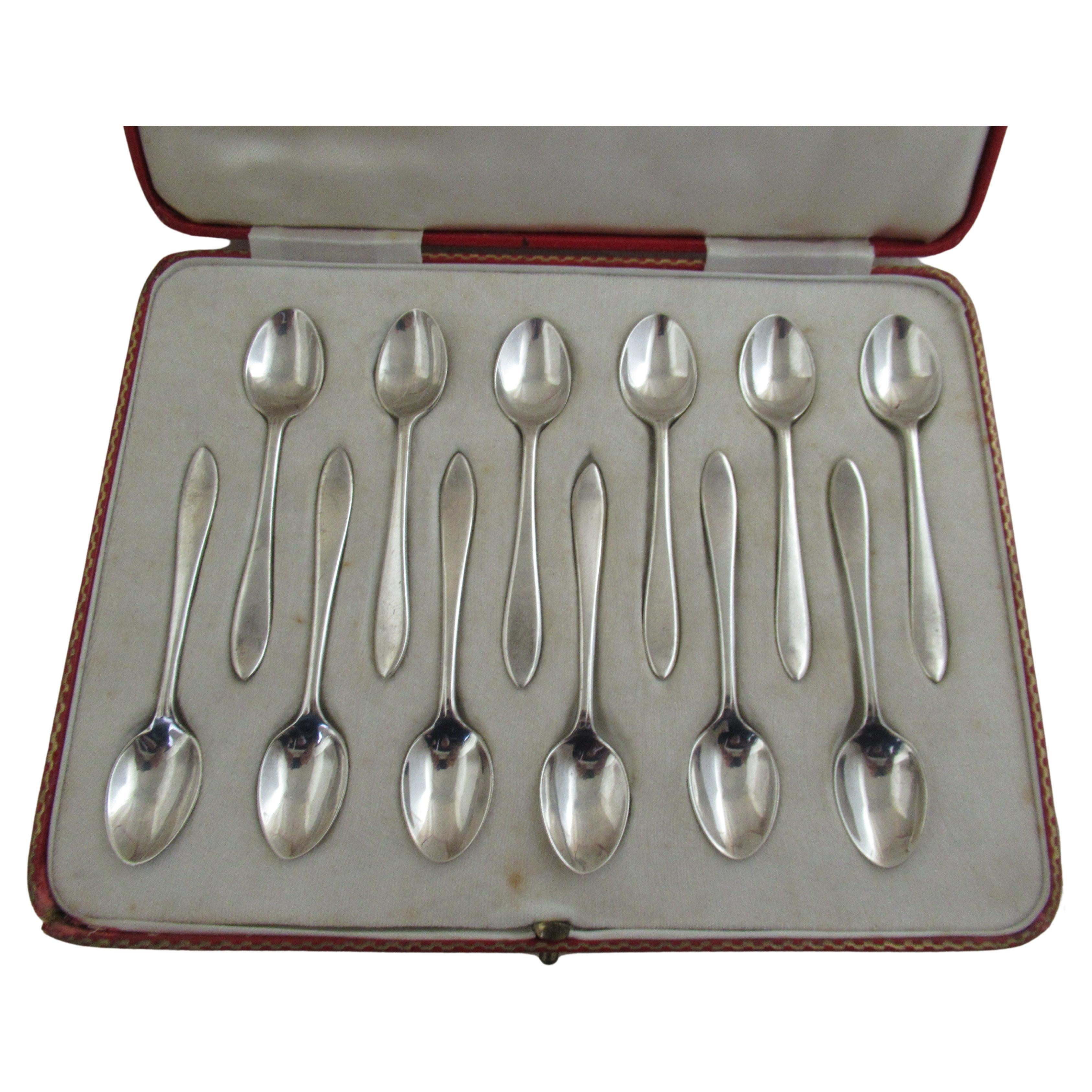 Sterling Silver - BOX of 12 SMALL COFFEE SPOONS - made in Sheffield in 1935 For Sale