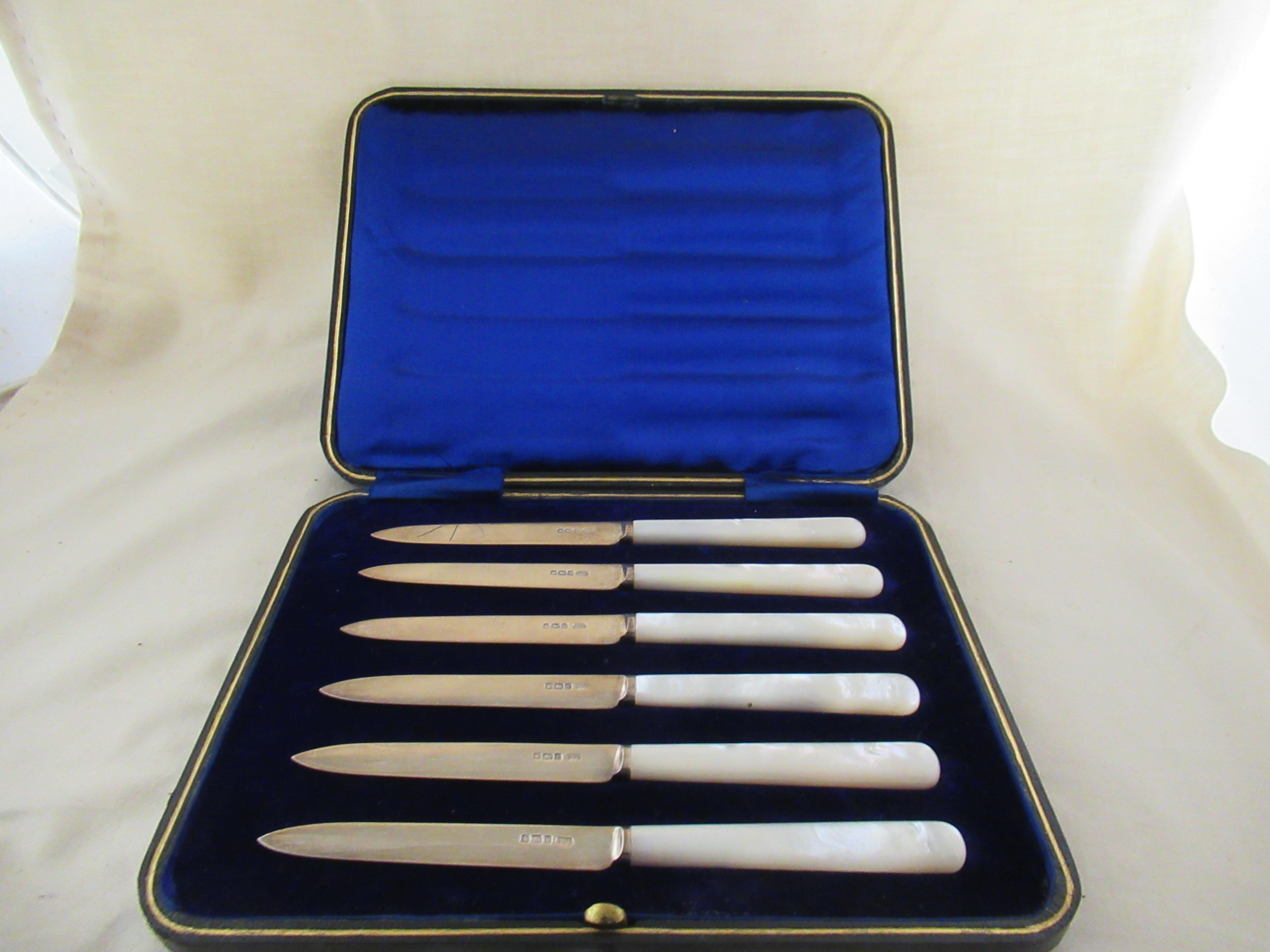 English Sterling Silver    Box of 6 TEA KNIVES
Full set of English hallmarks, applied by the Sheffield Assay Office.:- 
                                                 Crown - Sheffield Assay Office
                                                 