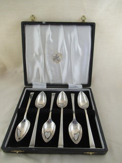Coffret de 6 cuillères à pamplemousse en argent sterling  Poinçonné : Sheffield, 1942