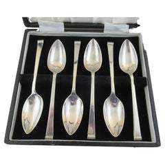 Sterling Silver Boxed Set of 6 Grapefruit Spoons  Hallmarked:- Sheffield, 1942