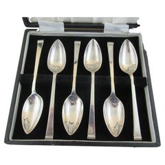 Sterling Silver Boxed Set of 6 Grapefruit Spoons Hallmarked:- Sheffield, 1942