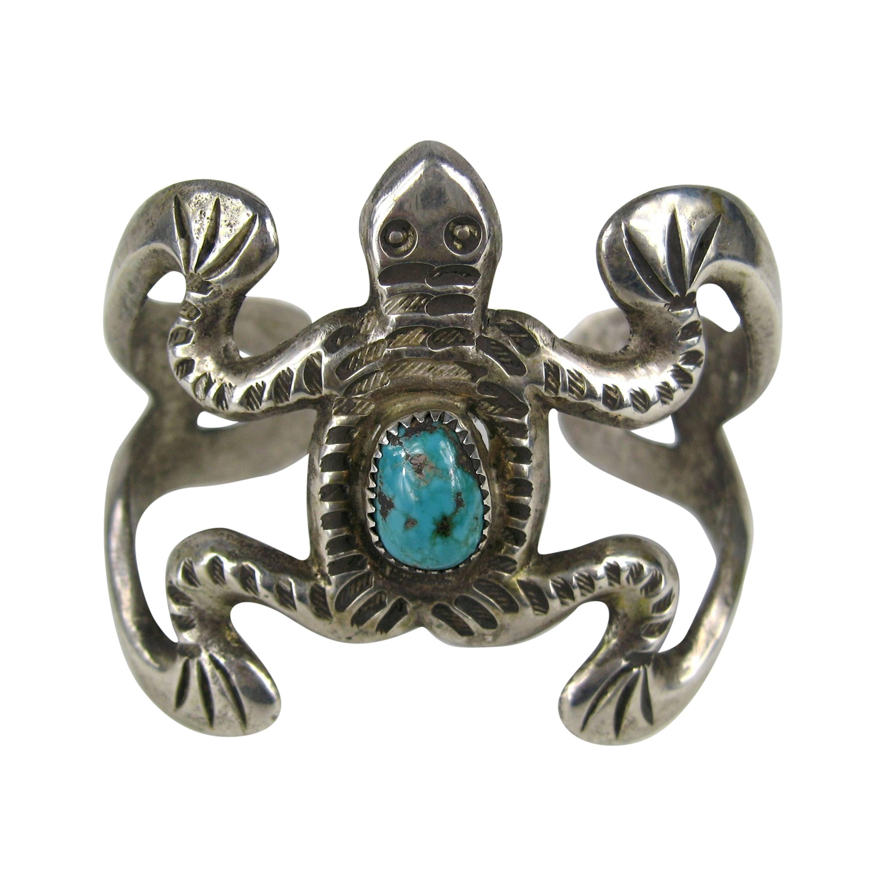  Sterling Silver Bracelet Sandcast Frog Cuff Native American Navajo   In Good Condition For Sale In Wallkill, NY