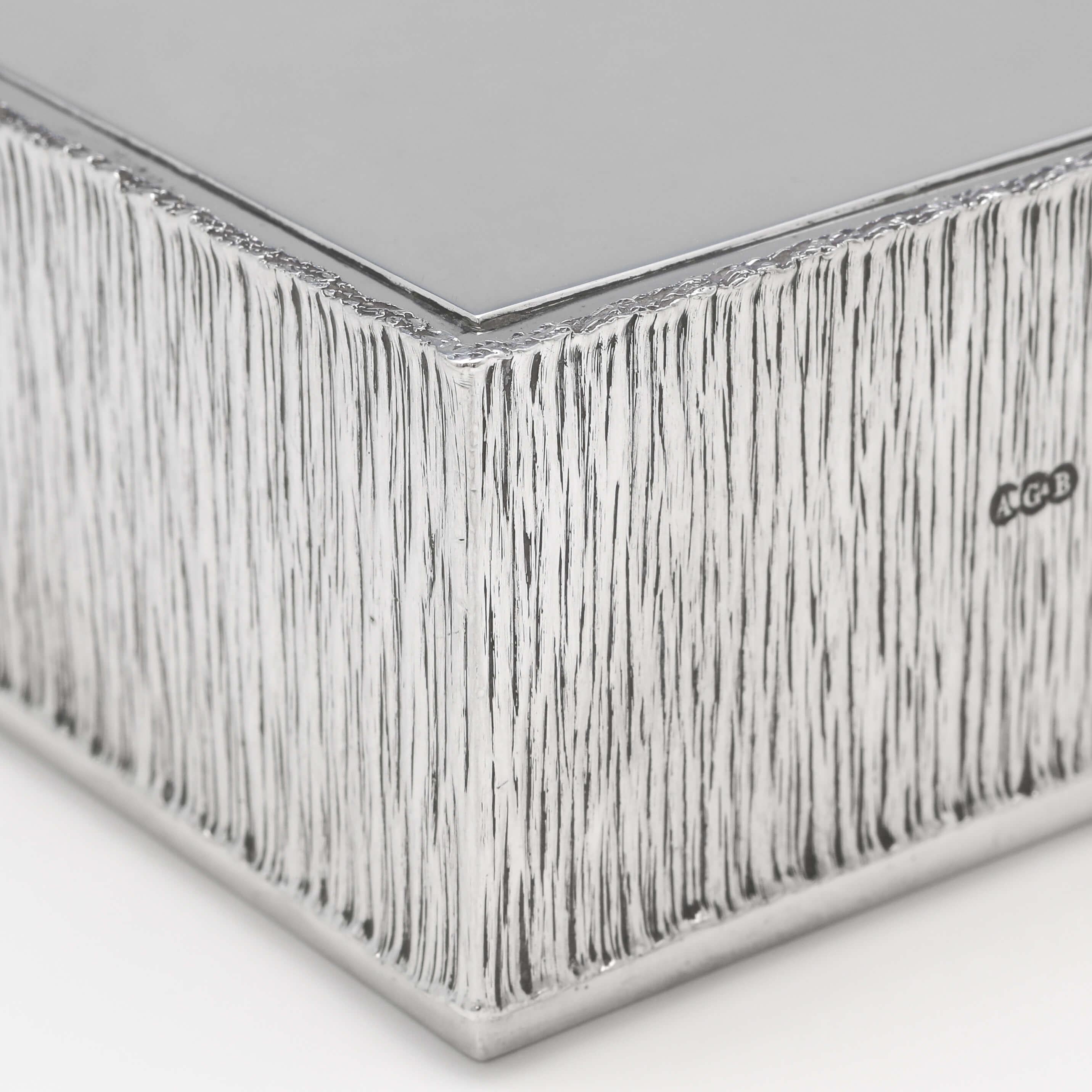 Late 20th Century Mid-Century Modern Sterling Silver Bridge Box by Gerald Benney, London, 1970 For Sale