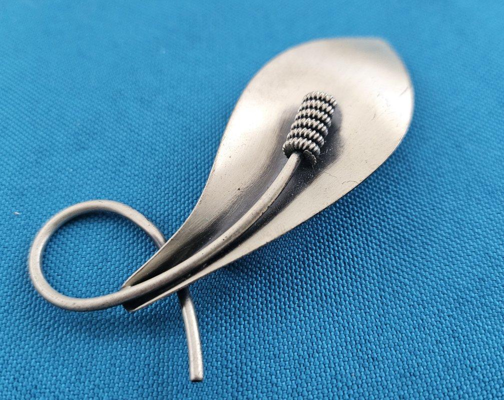 Broche/alfiler de plata de ley, estampado Beau Sterling VENTA POR CIERRE Brutalista en venta