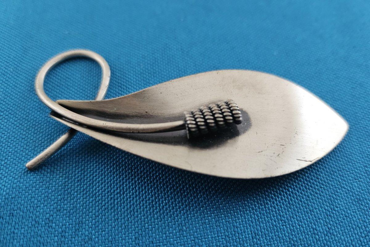 Broche/alfiler de plata de ley, estampado Beau Sterling VENTA POR CIERRE Desconocido en venta