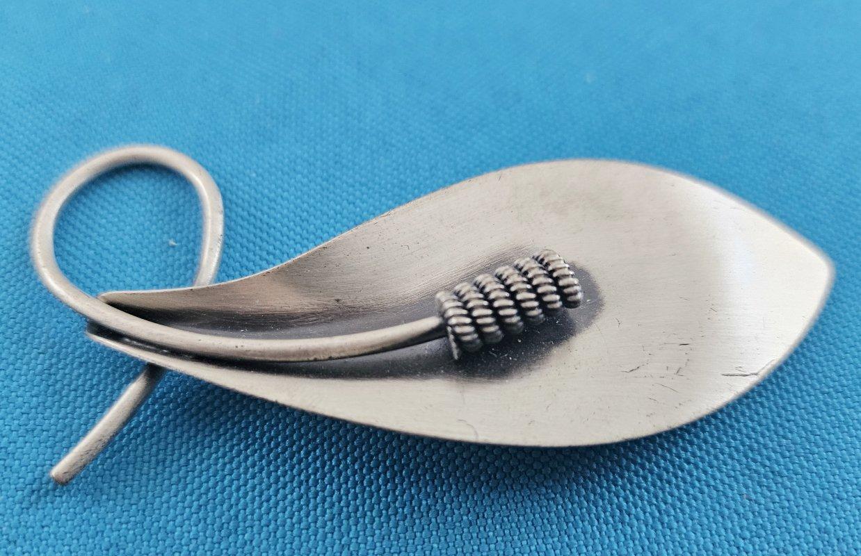 Broche/alfiler de plata de ley, estampado Beau Sterling VENTA POR CIERRE Otro en venta