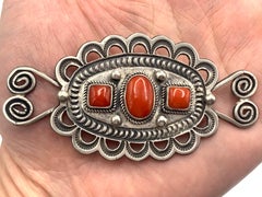 Spilla in argento sterling con pietre di corallo di Randy Boyd