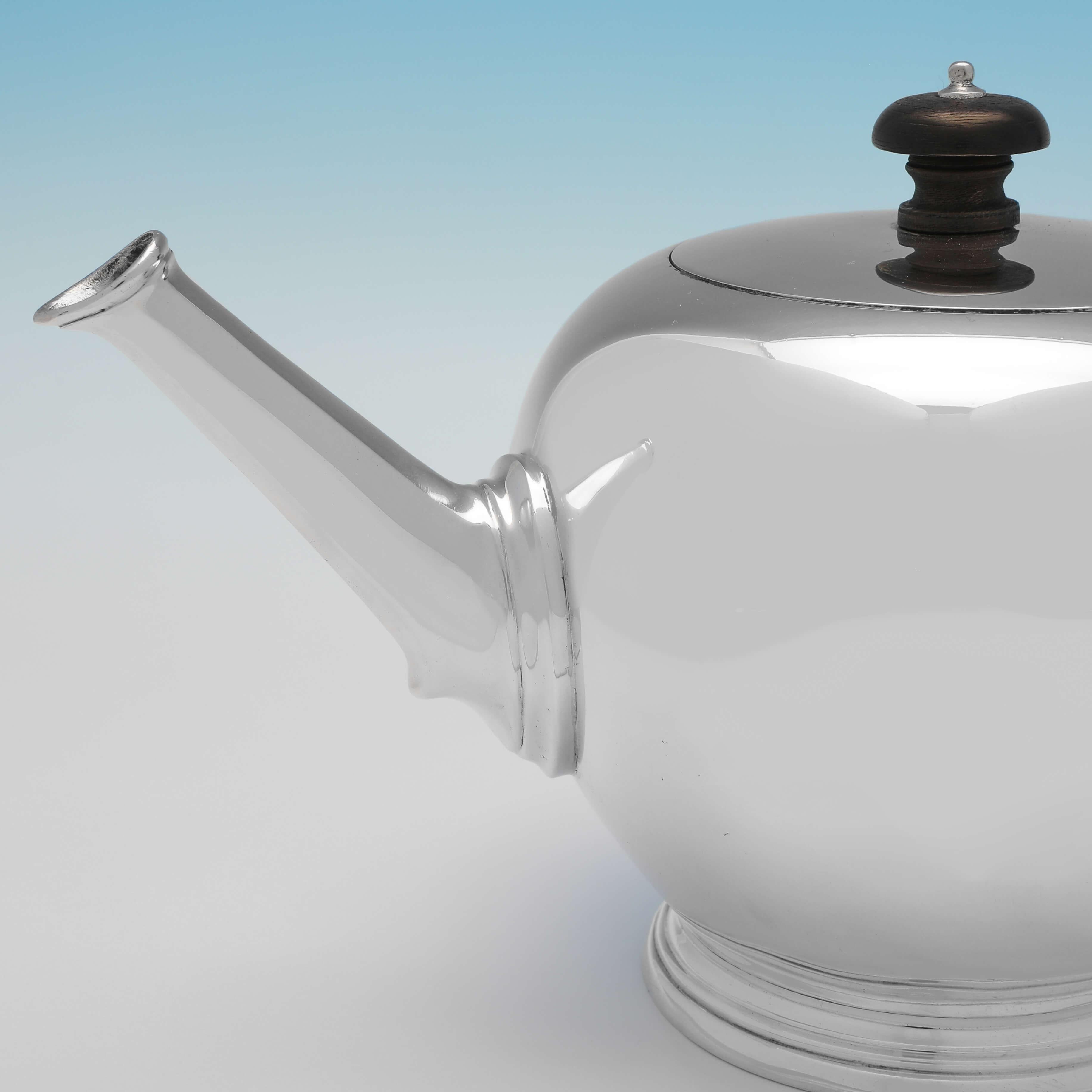 Mid-20th Century Art Deco Sterling Silver 'Bullet' Teapot, London 1934 Blackmore & Fletcher Ltd.