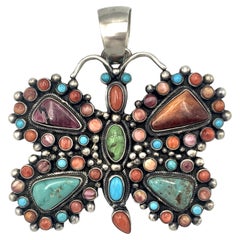 Ciondolo a forma di farfalla in argento 925 con gemme multicolori di Kathleen Chavez