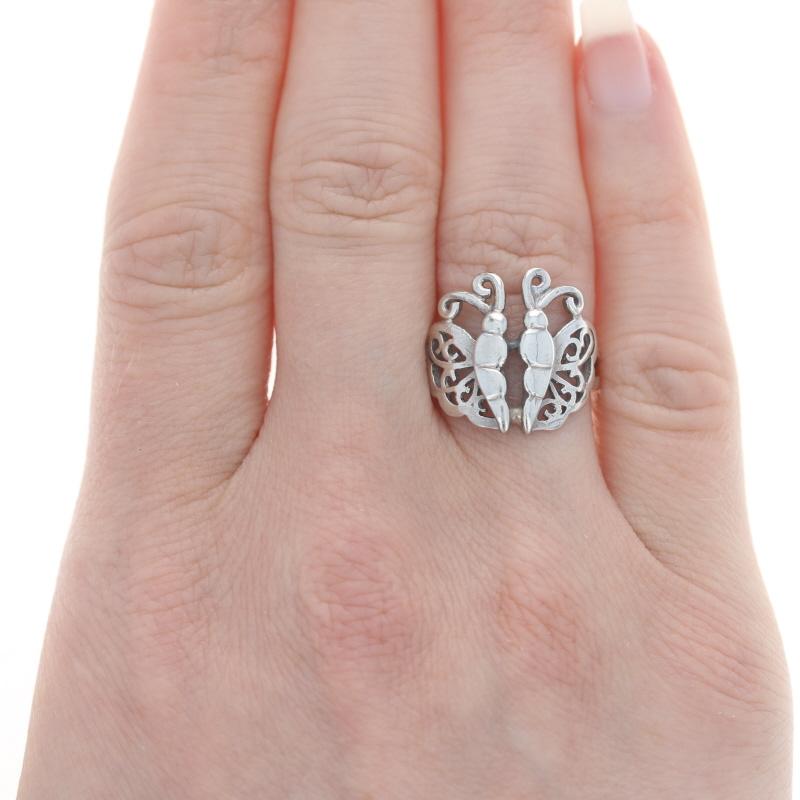 Sterling Silver Butterfly Statement Ring 925 Scrollwork Insect Nature Size 6 3/4 In Excellent Condition For Sale In Greensboro, NC