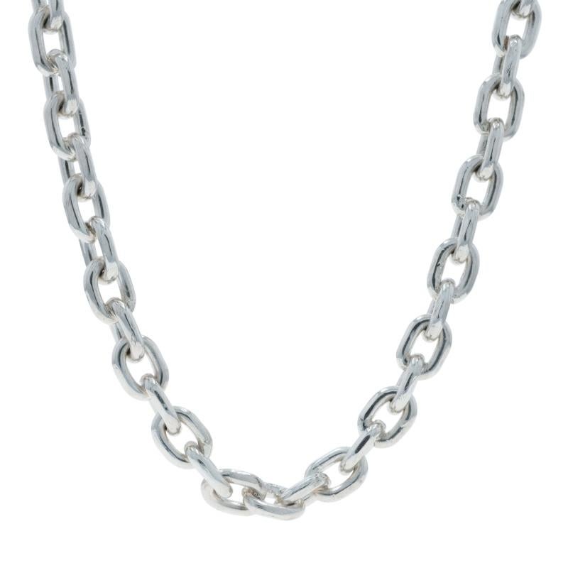 Contenuto del metallo: Argento Sterling

Stile della catena: Cavo
Stile della collana: Catena
Tipo di chiusura: Chiusura a gancio

Misure

Lunghezza: 27 3/4