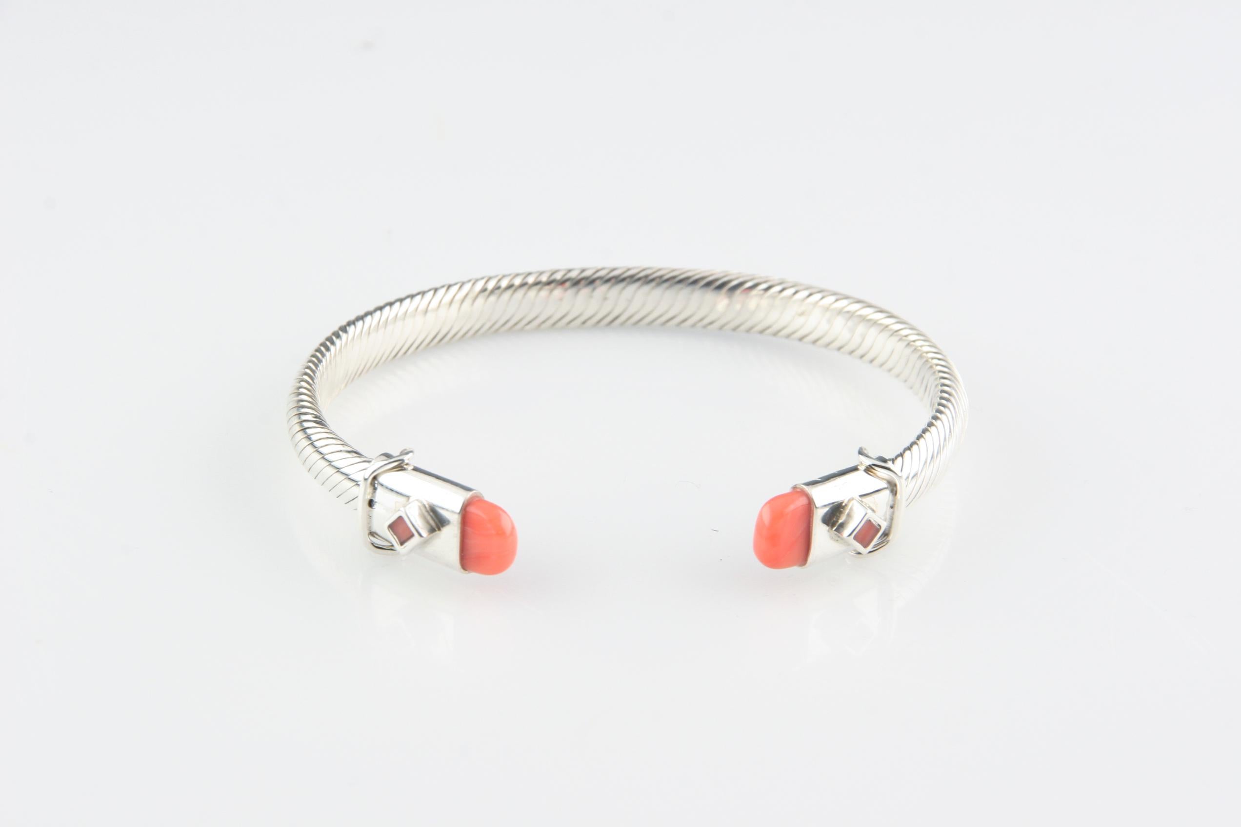 Cabochon Sterling Silver Cable Cuff Bracelet with Coral Accents, Size 7 For Sale