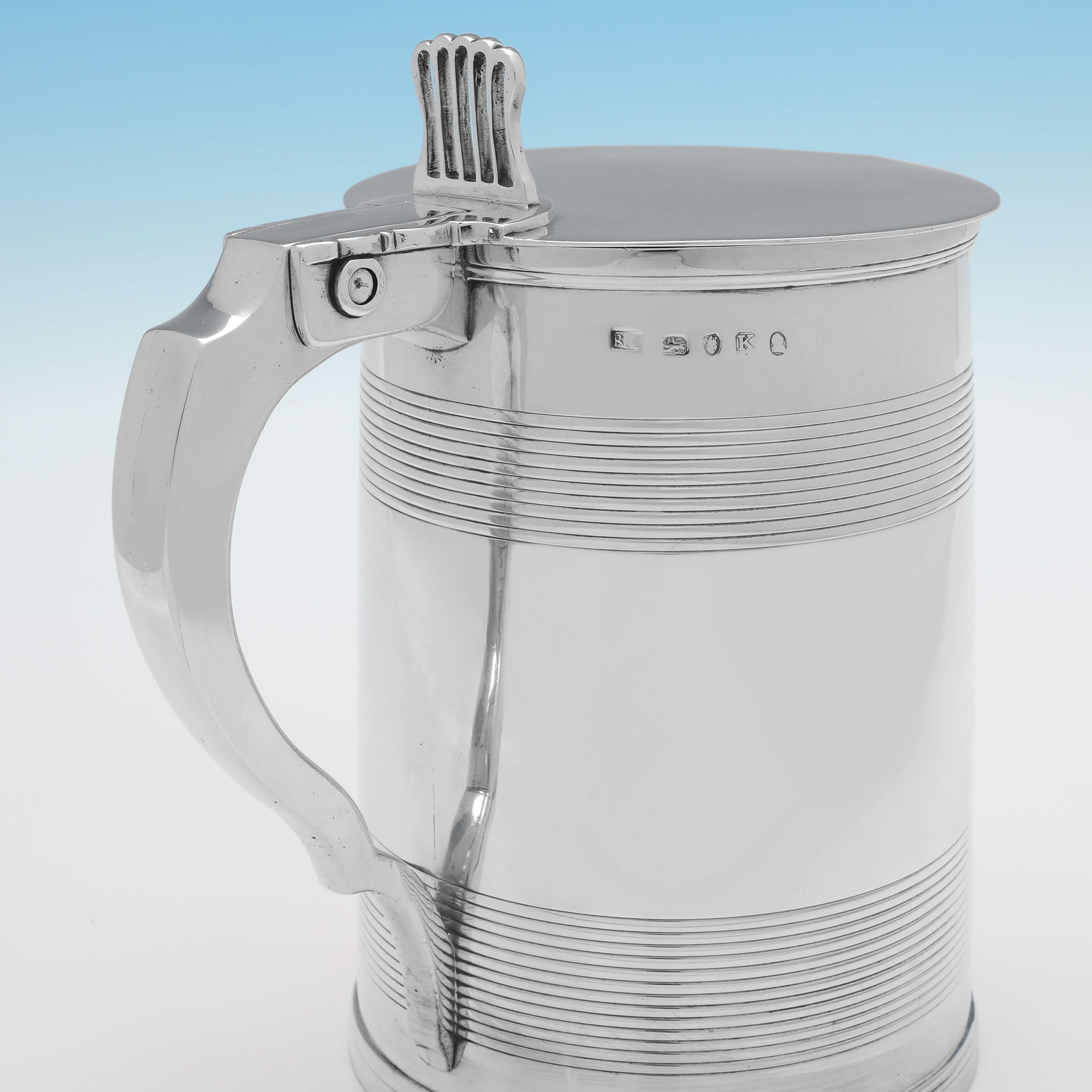 George III Antique Sterling Silver Tankard, 'Can Shape', Robert Garrard 1805 In Good Condition For Sale In London, London