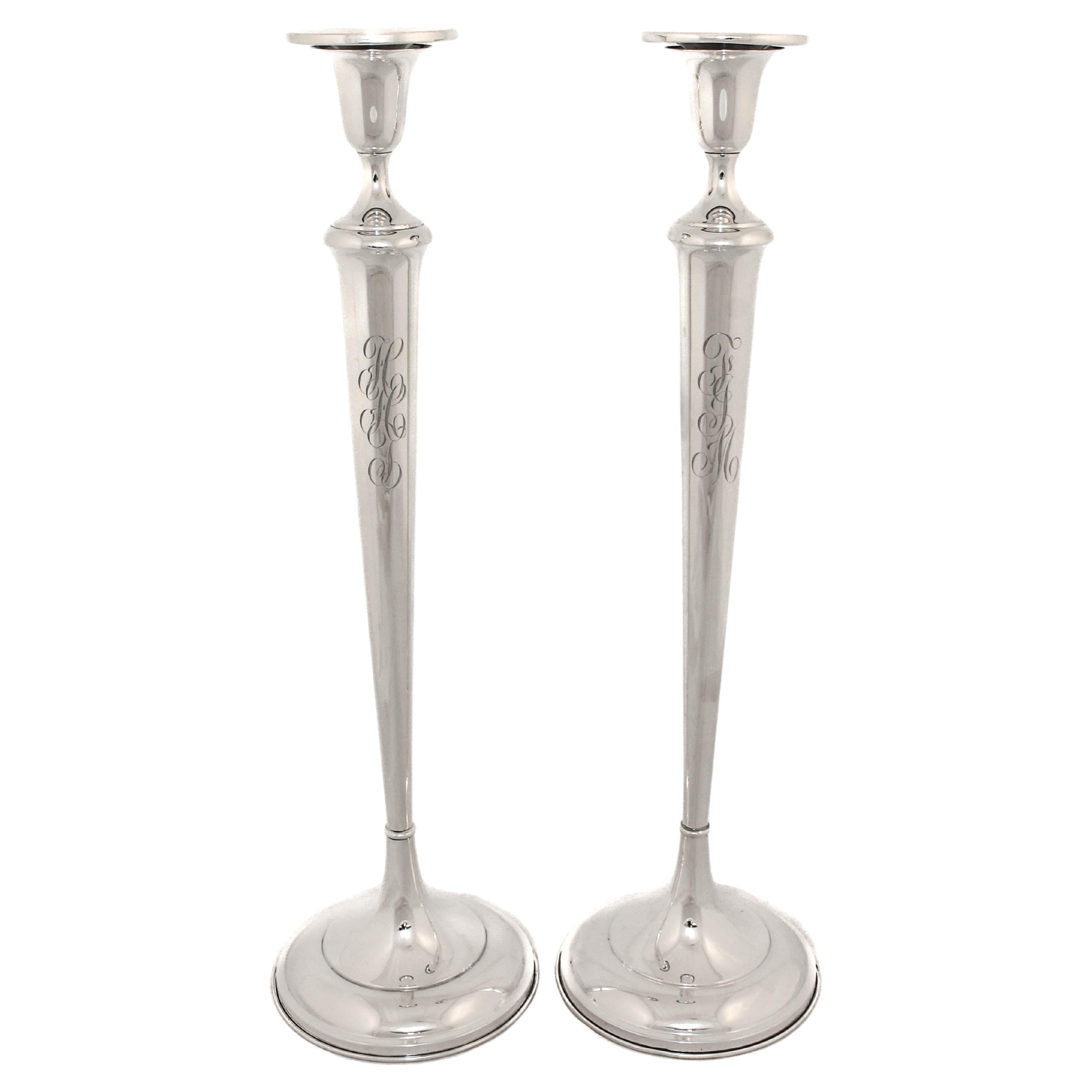 Candelabros de plata de ley