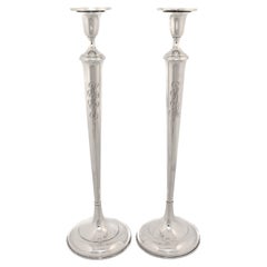 Candelabros de plata de ley