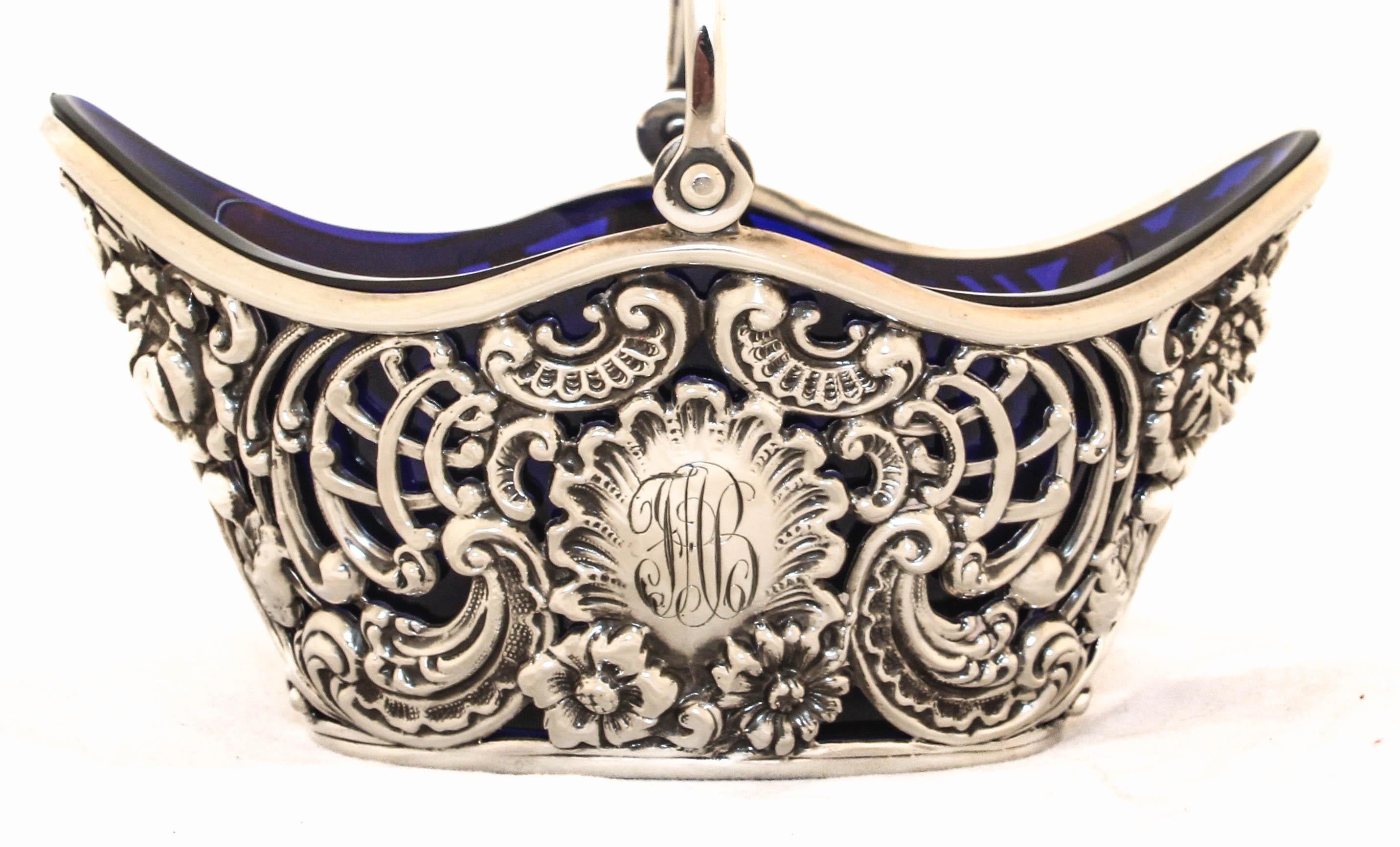 Argent sterling Sterling Silver Candy Basket en vente
