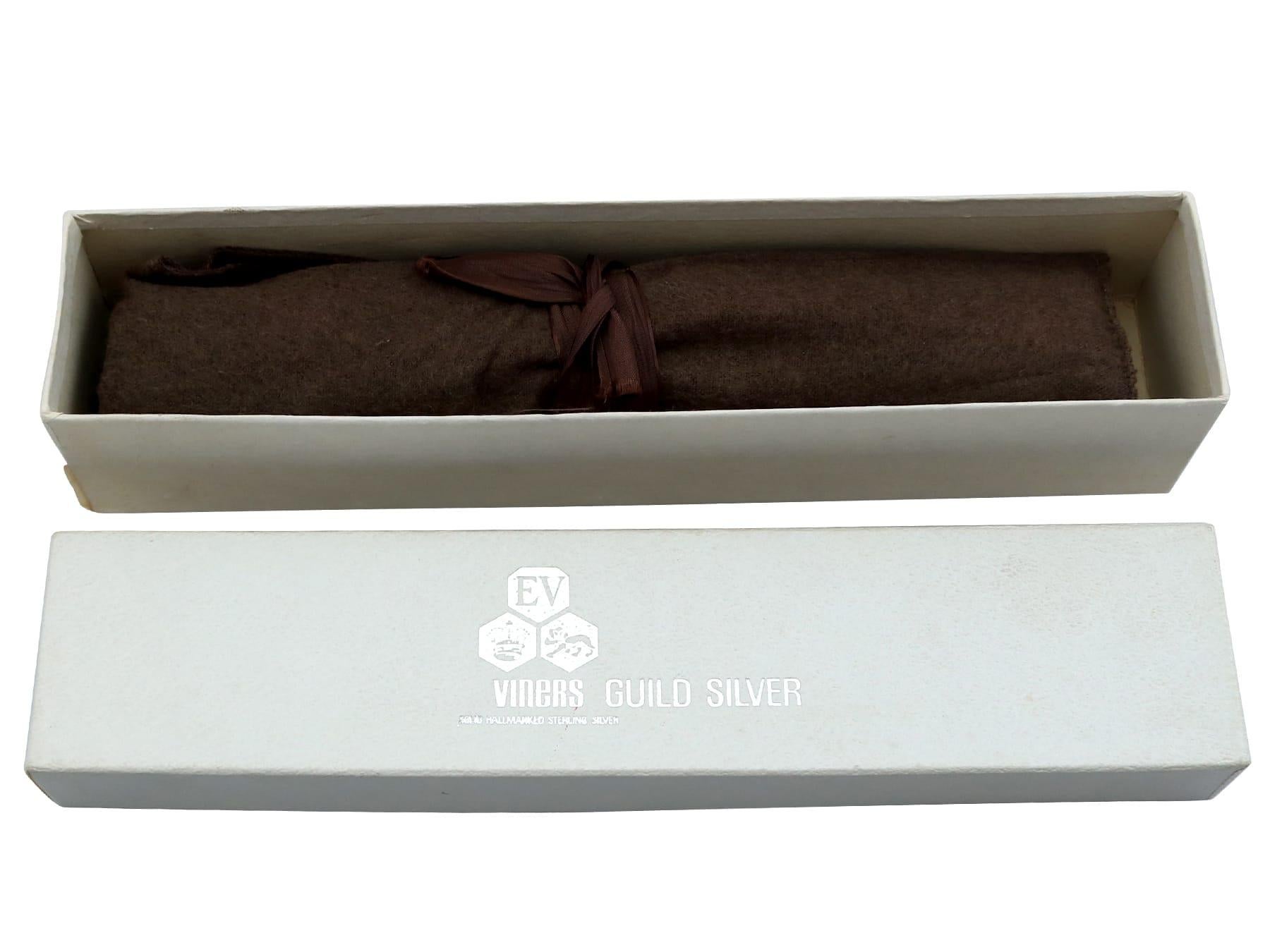 Besteckset aus Sterlingsilber für zwölf Personen im Angebot 12