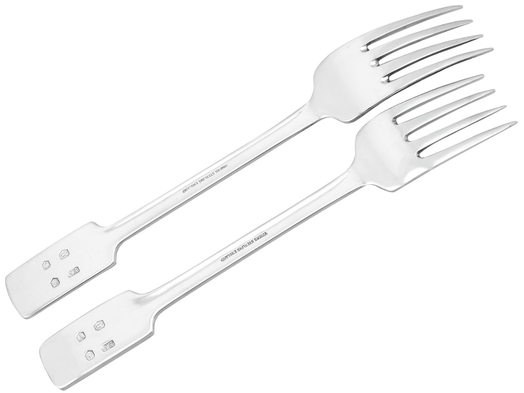 Sterling Silver Canteen of Cutlery for Twelve Persons For Sale 1