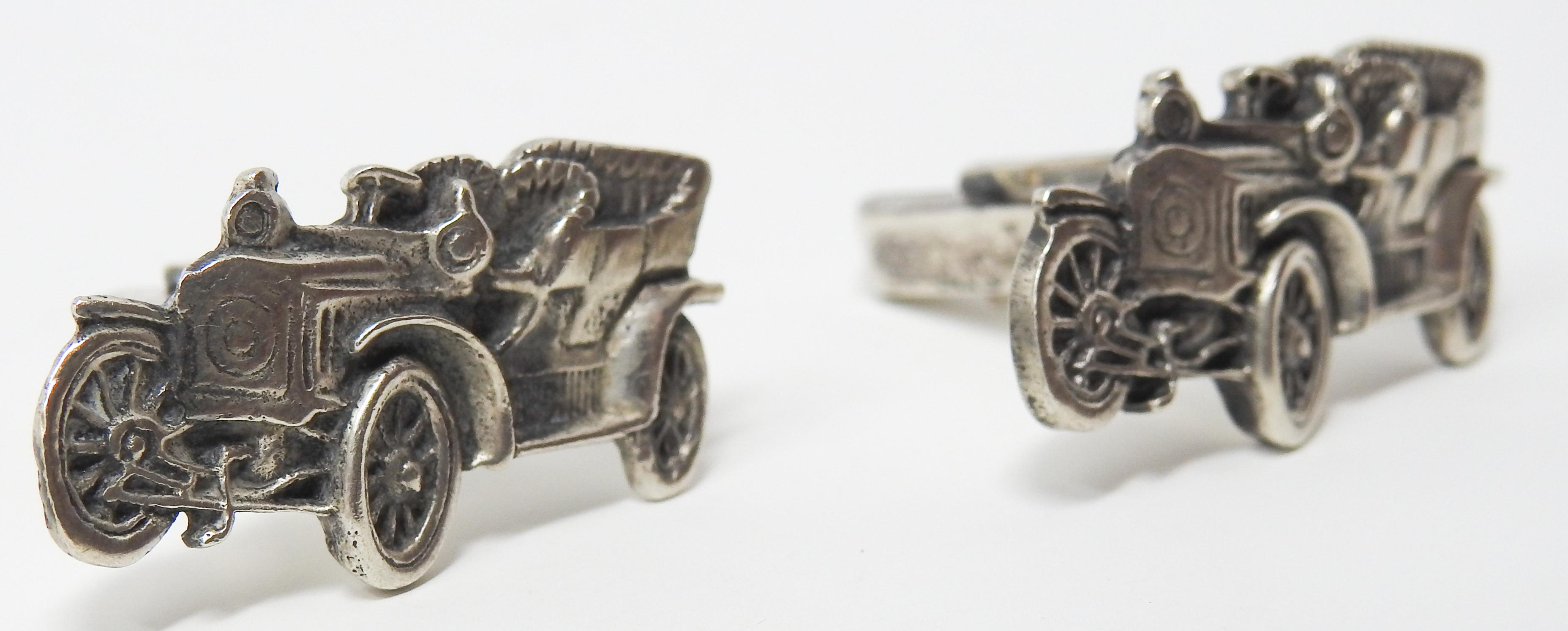 Offering this pair of handsome Sterling Silver Vintage 1950s Fenwick and Sailors cufflinks of Antique 1920 Deco Automobile Cars. The backs are marked F&S, sterling, and is copyrighted. 