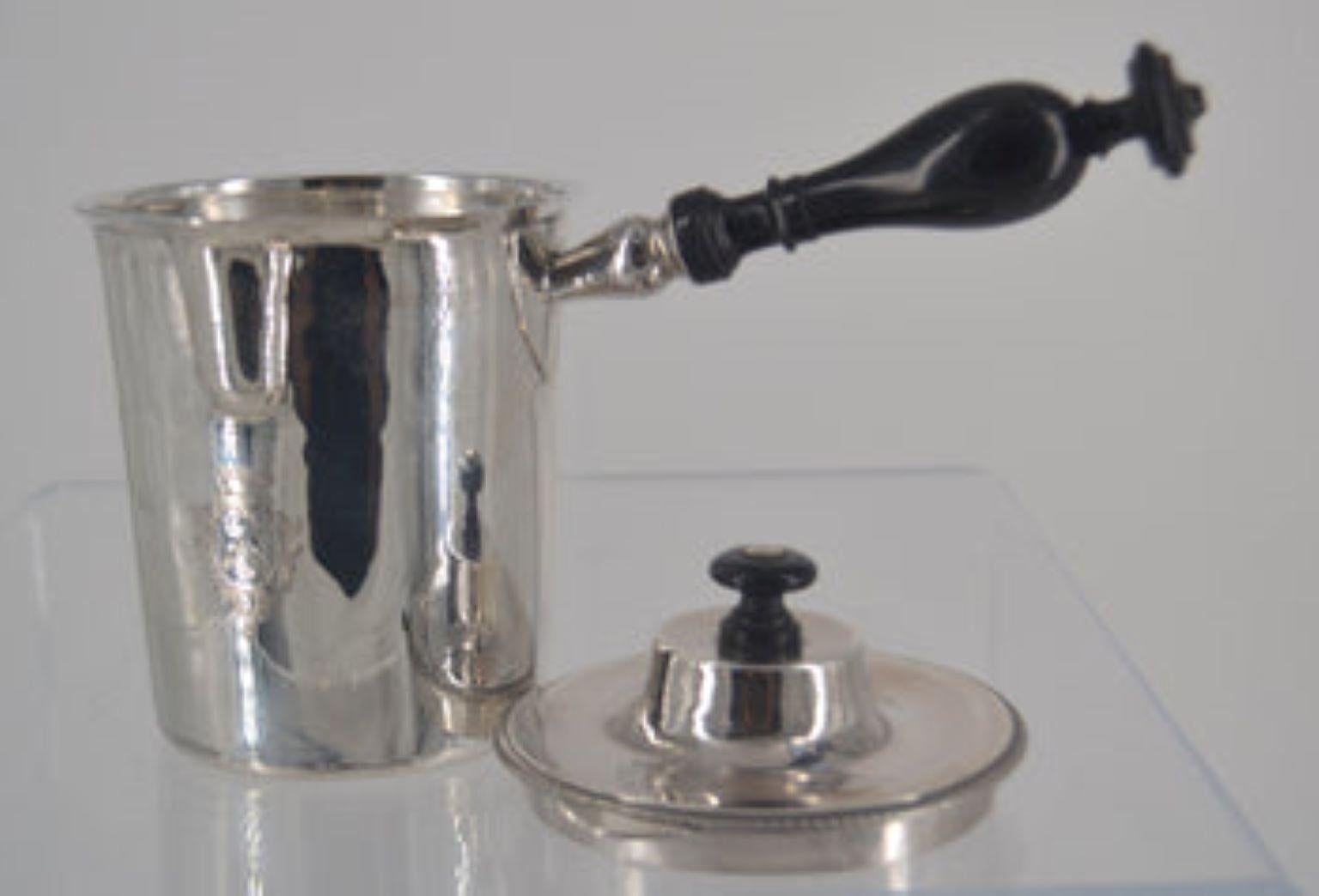 Sterling Silver Carafe with Crest In Good Condition For Sale In Vista, CA