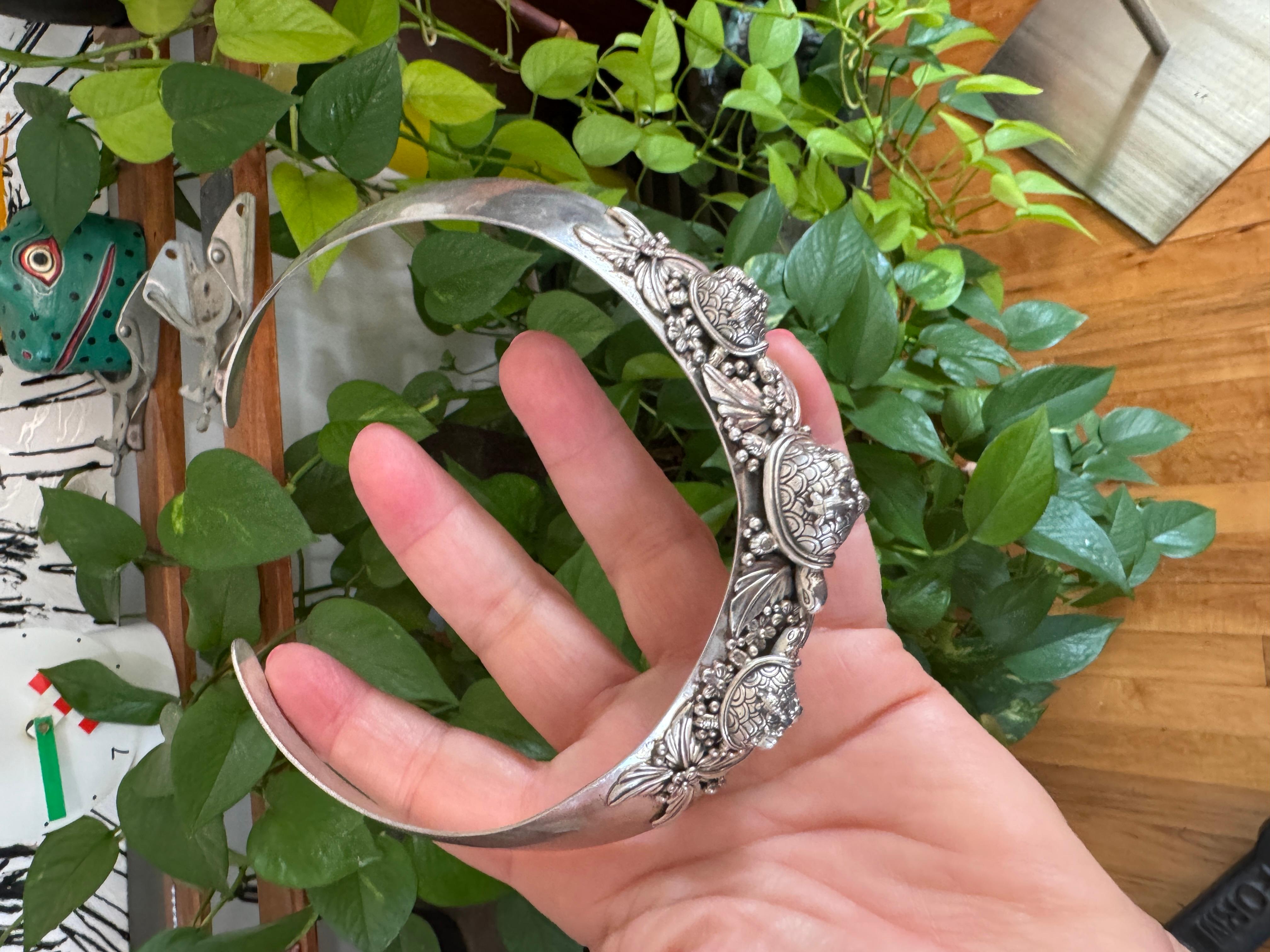 Collana a girocollo in argento Carol Felley 1990 in vendita 4