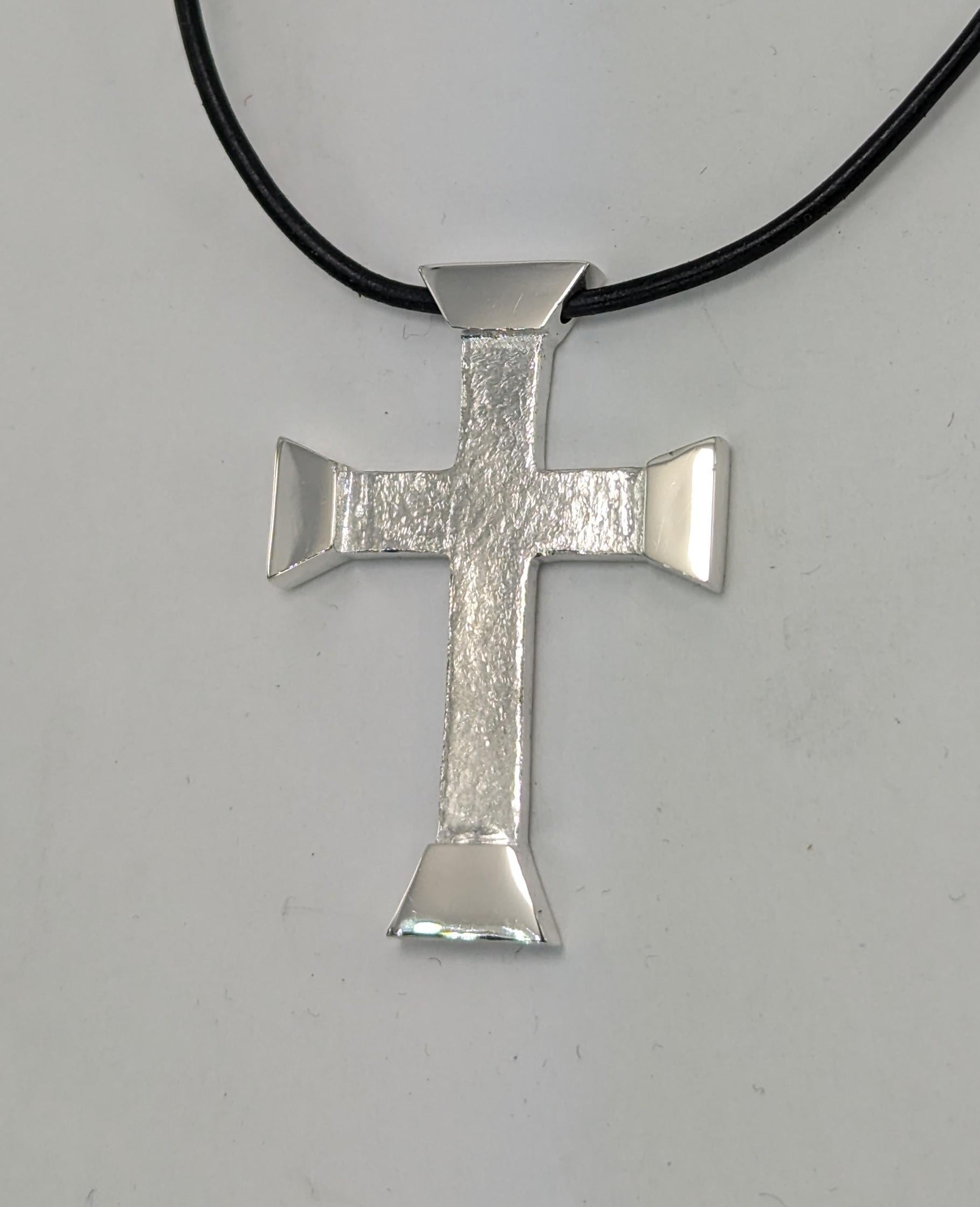 Sterling Silver Castillo San Cristobal Cross  In New Condition For Sale In New York, NY