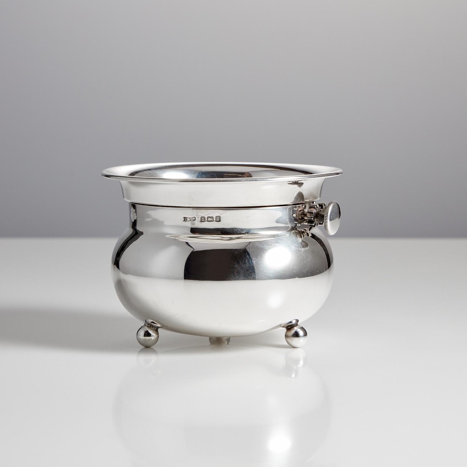 British Sterling Silver Cauldron Ash Tray by Silversmiths Grey & Co Birmingham 1906