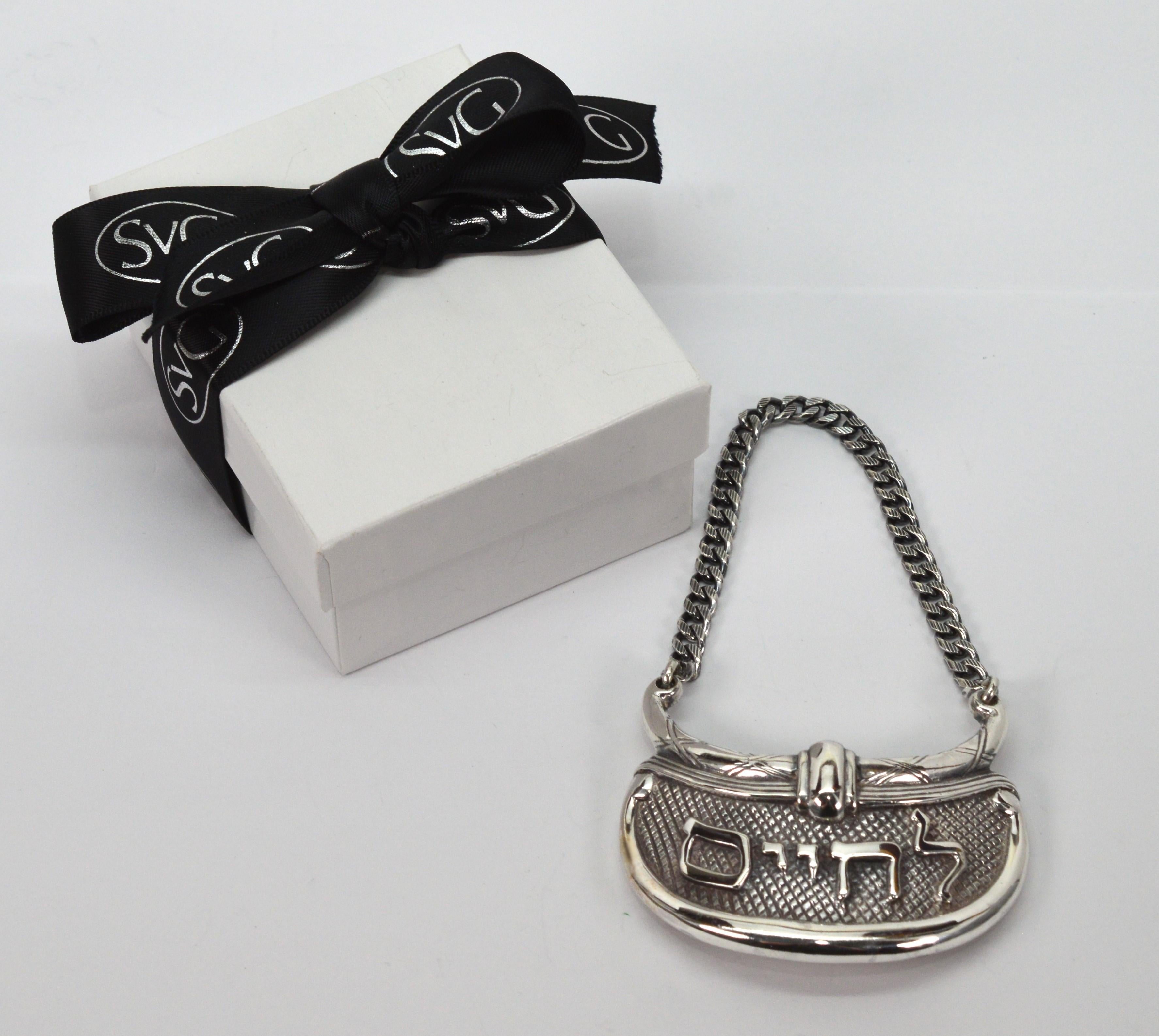 Etichetta per bottiglia in argento Sterling Celebration L'Chaim Decanter di Yossi Dudek Swed in vendita 2