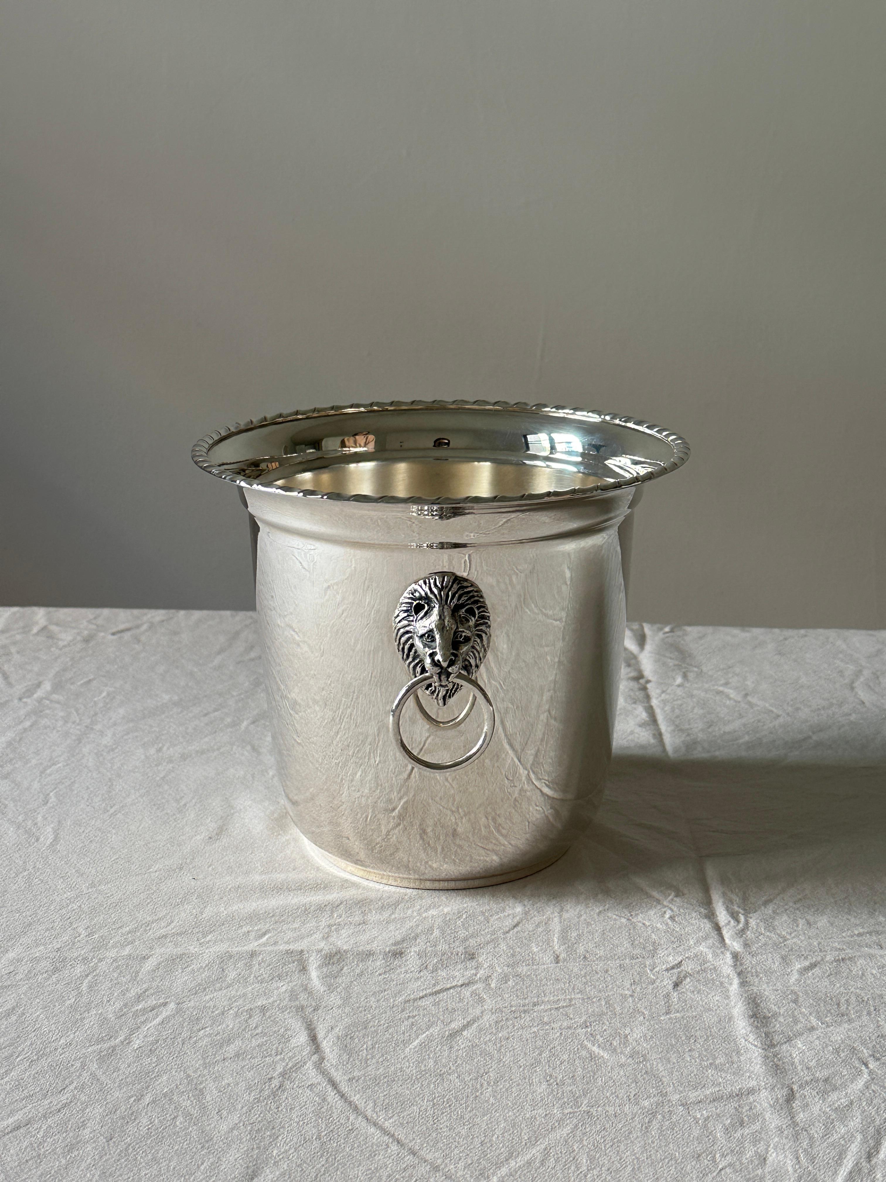 Sterling Silver Champagne Bucket or Wine Cooler with Lion Heads In Good Condition For Sale In New York, NY