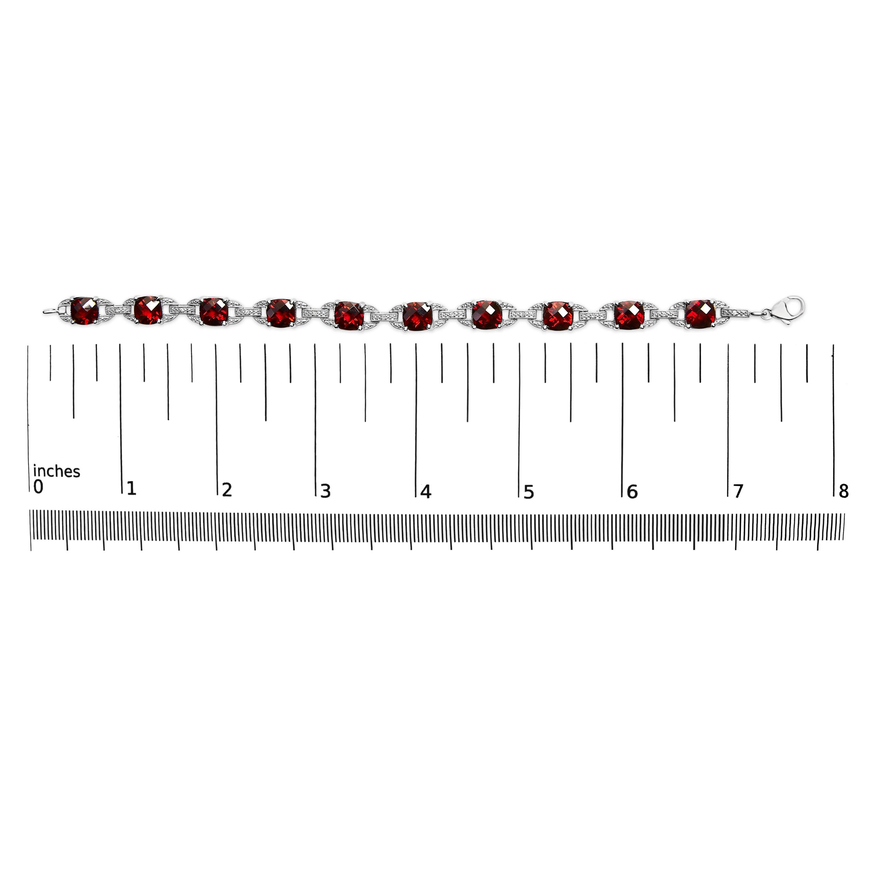 Bracelet à carreaux en argent sterling, grenat rouge coussin et diamants accentués Neuf - En vente à New York, NY