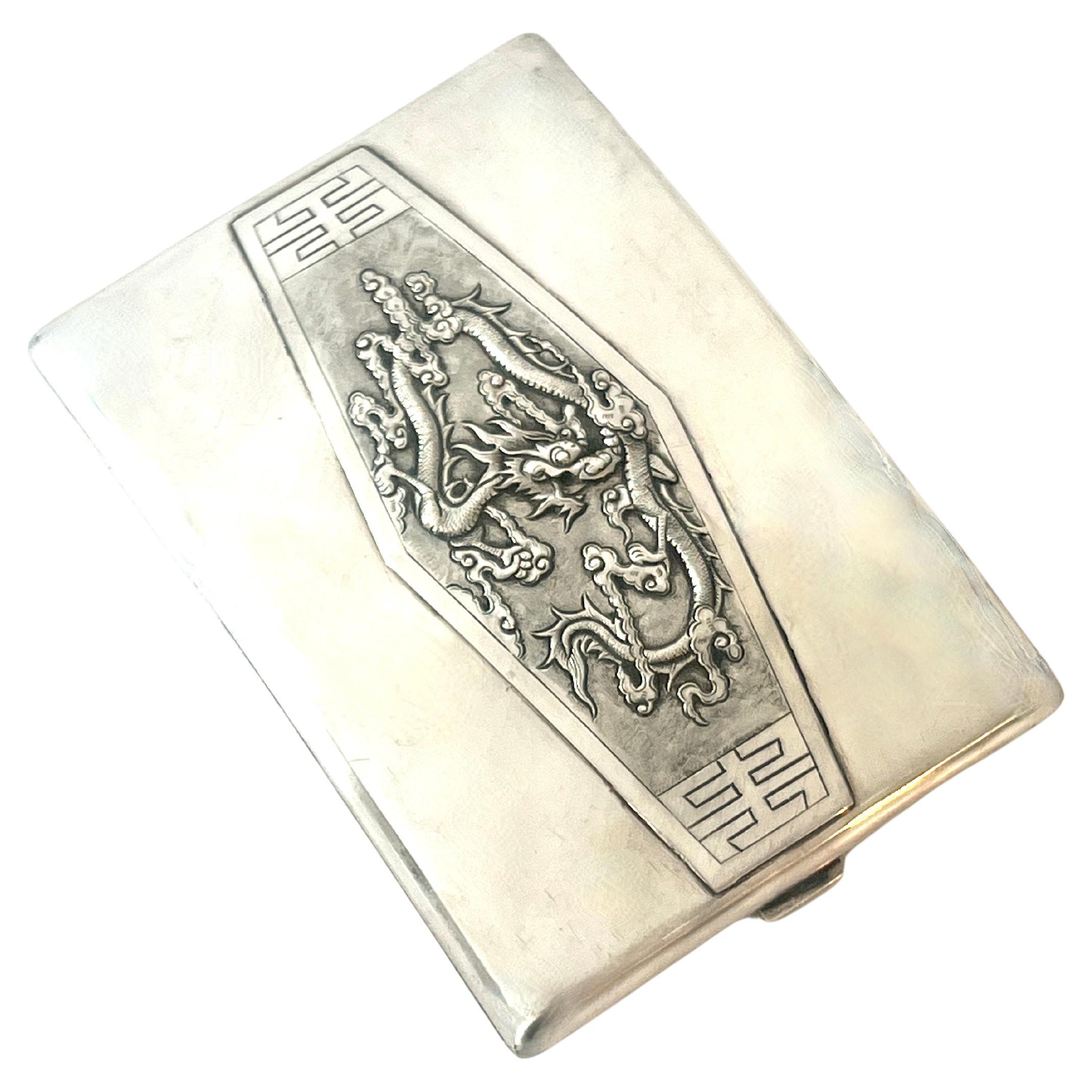 Sterling Silber Chinesische Zigarette 420 Visitenkartenetui mit Repoussé-Drache (Chinesischer Export) im Angebot