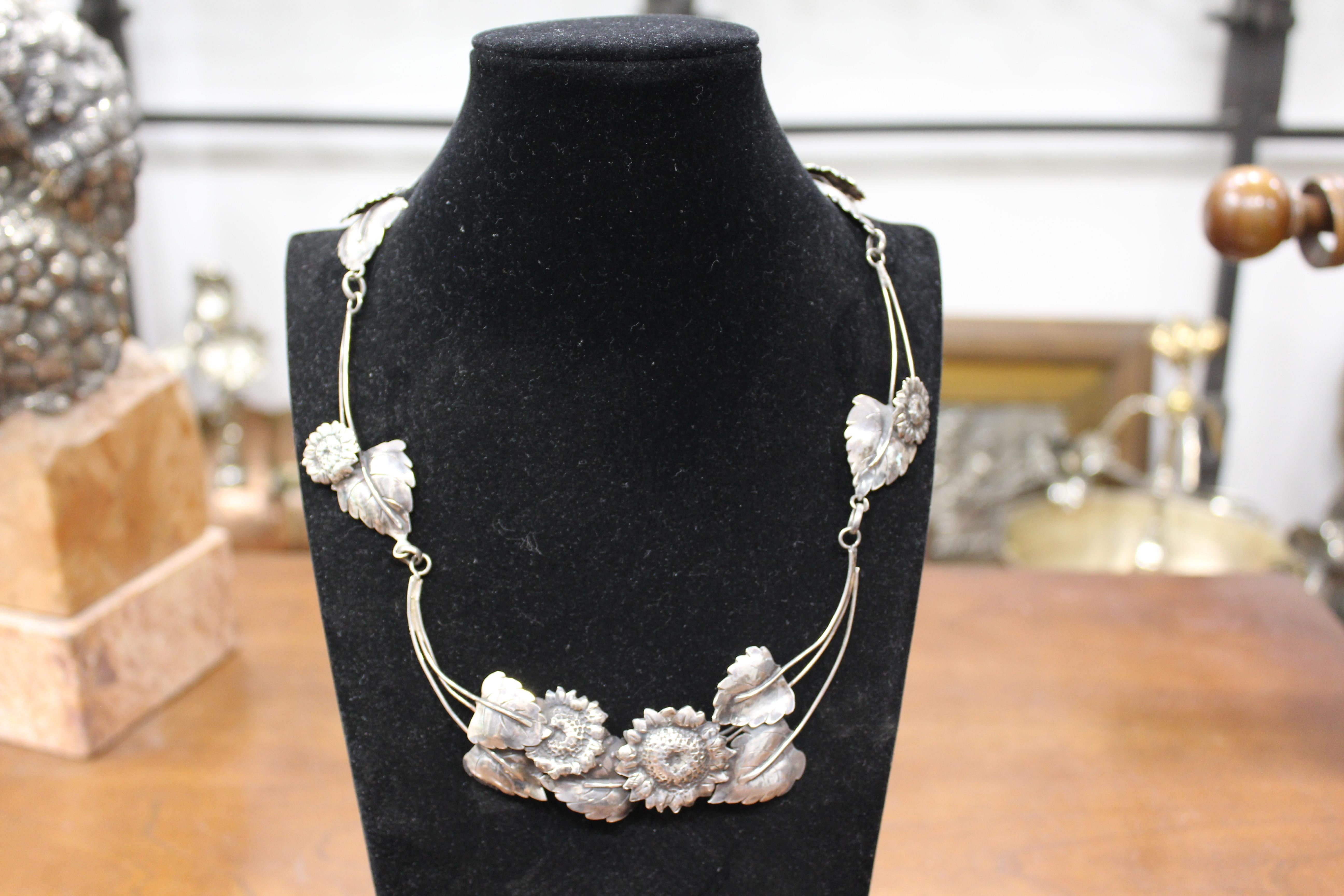 The “Flowers” choker is part of our jewelry collection. All our sterling silver pieces of jewelry are handmade: it means that none is like the other. As a matter of fact, our aim is to create unique products with a high artistic value. Indeed, all