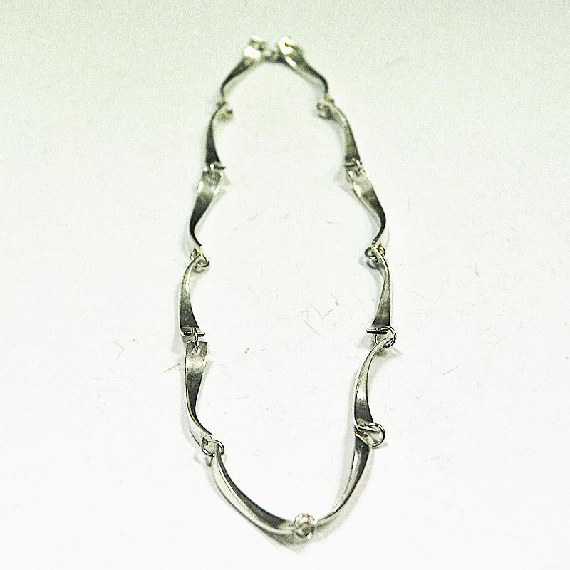 Modern Sterling silver choker necklace by Jaana Toppila-Ikalainen 1998 Finland For Sale