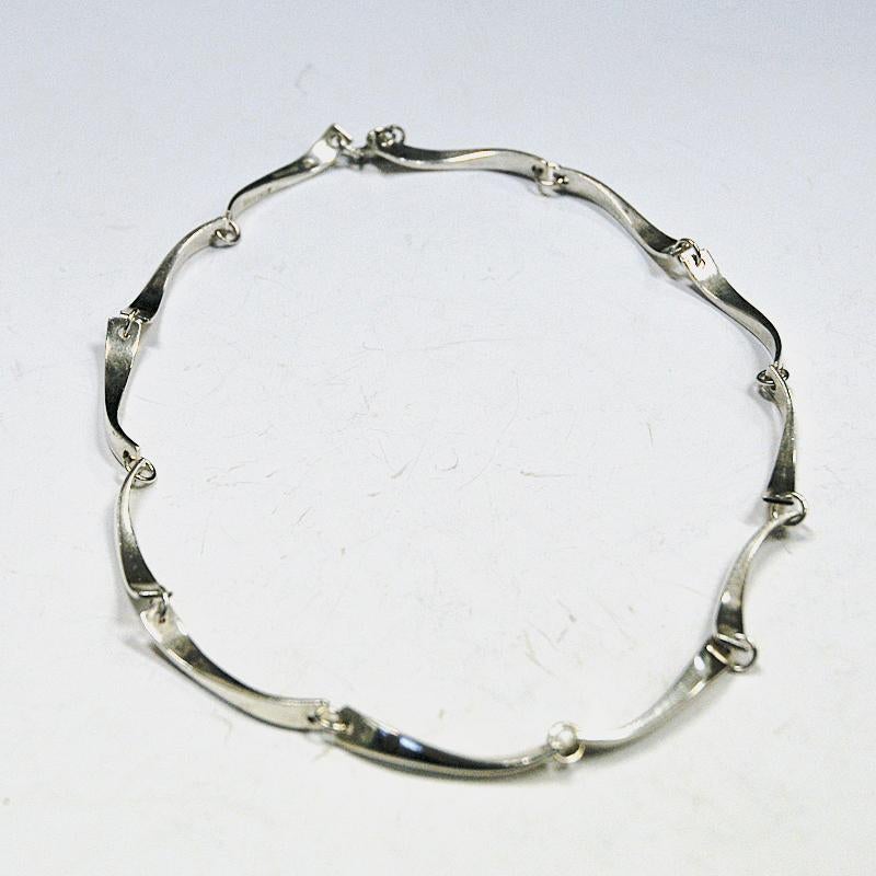 Sterling silver choker necklace by Jaana Toppila-Ikalainen 1998 Finland In Good Condition For Sale In Stokholm, SE
