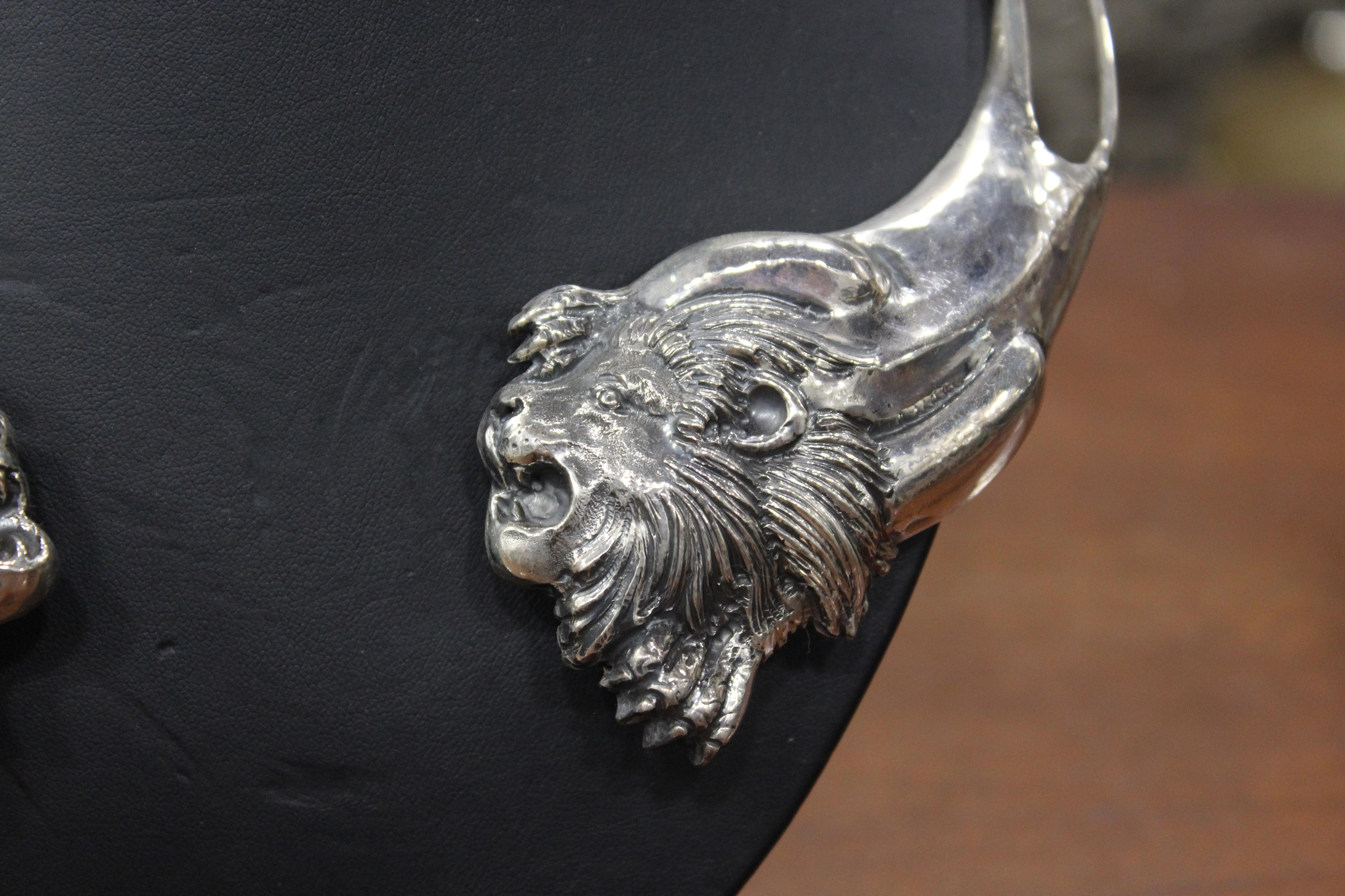 The “Two Lions” choker is part of our jewelry collection. All our sterling silver pieces of jewelry are handmade: it means that none is like the other. As a matter of fact, our aim is to create unique products with a high artistic value. Indeed, all