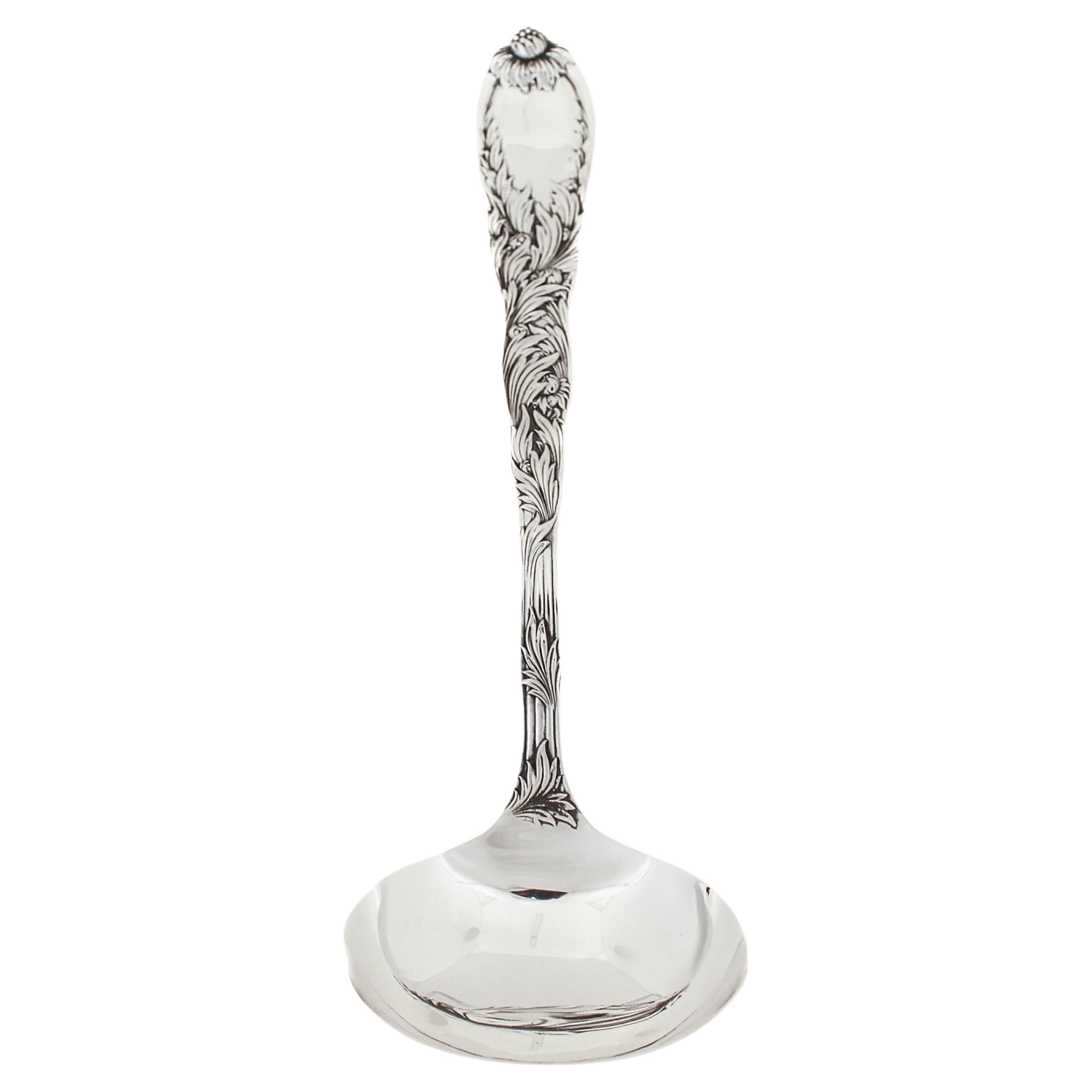 Cucharón "Crisantemo" de plata de ley