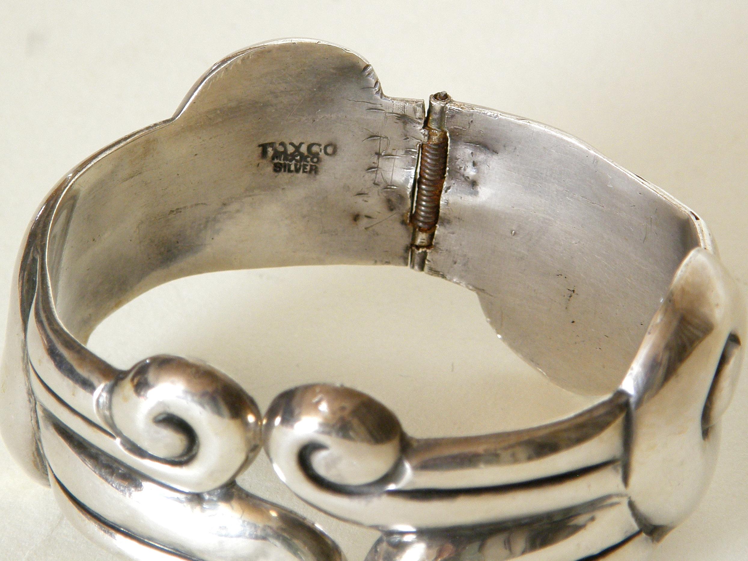 Sterling Silver Clamper Bracelet Made in Taxco Mexico with Wind or Waves Design For Sale 1