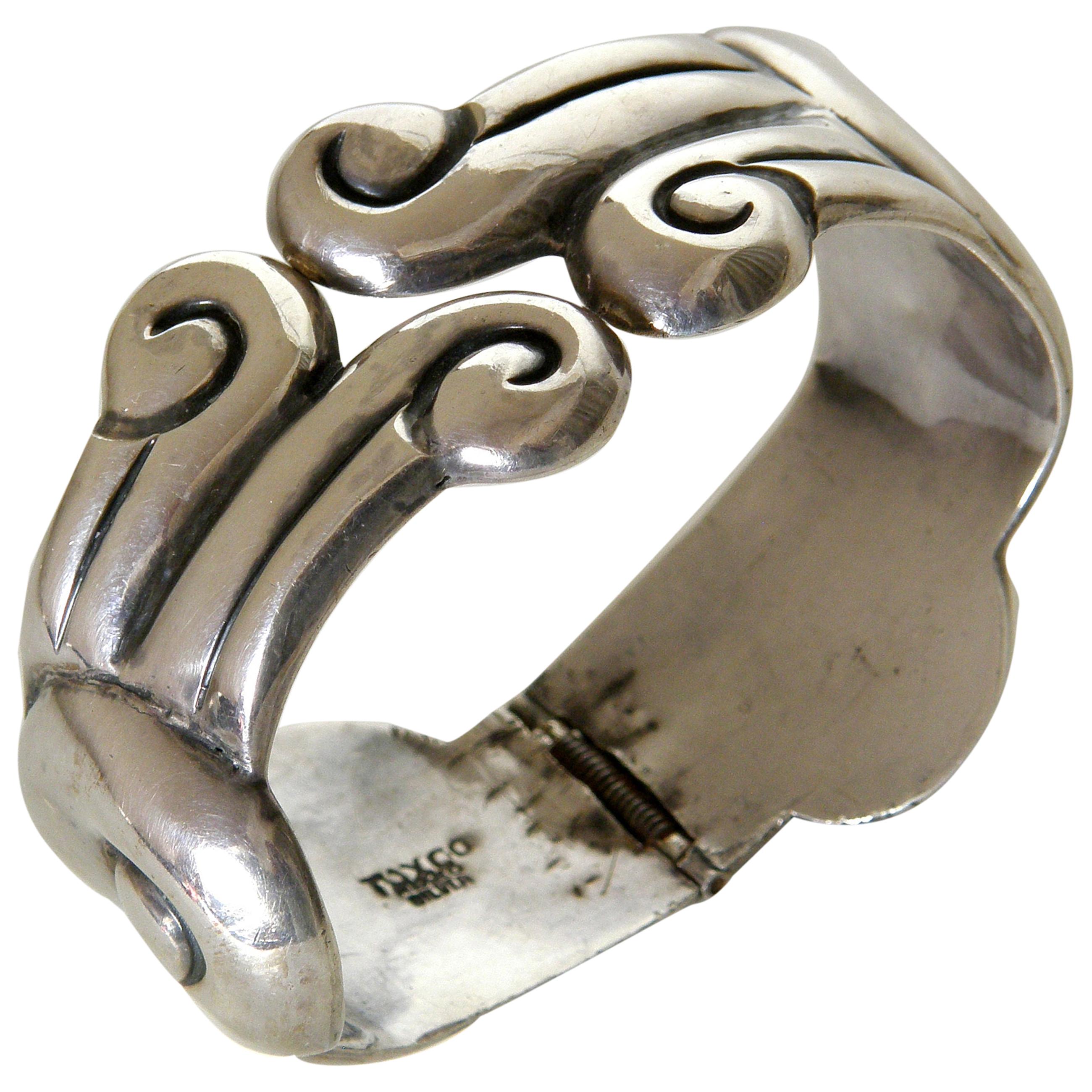 Sterling Silver Clamper Bracelet Made in Taxco Mexico with Wind or Waves Design For Sale