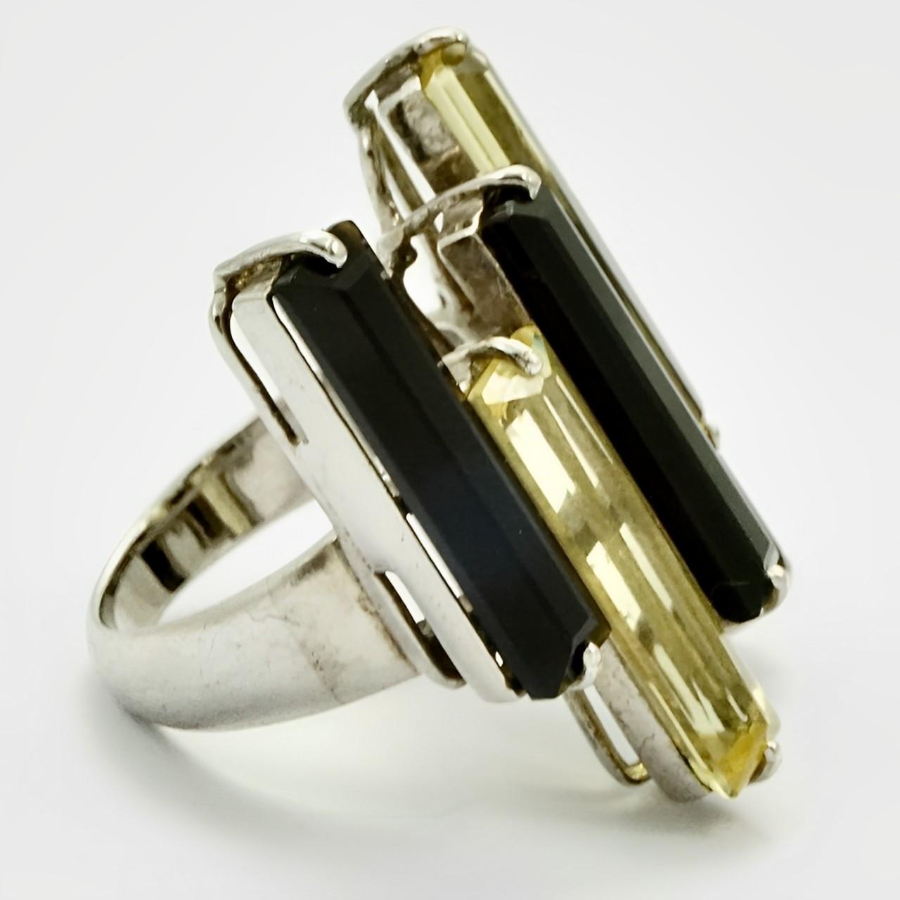 Sterling Silver Cocktail Ring set with Black and Citrine Faceted Glass In Good Condition For Sale In London, GB