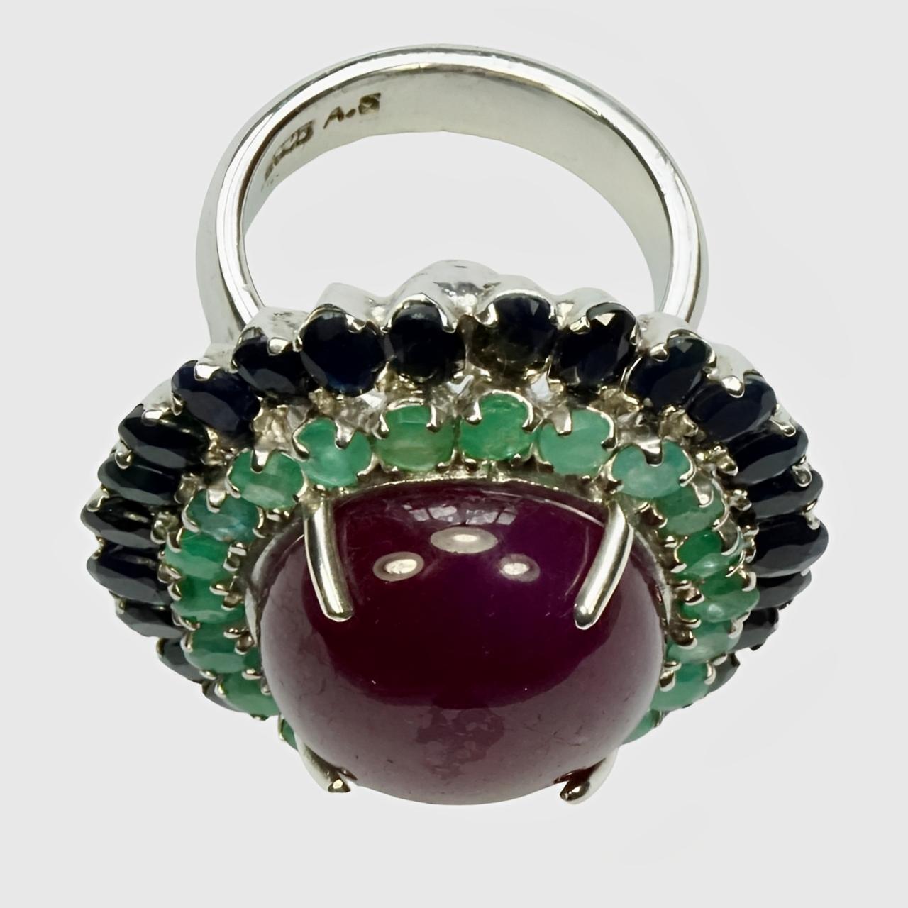 Sterling Silver Cocktail Ring with Blue Sapphire, Emerald and Ruby In Good Condition For Sale In London, GB